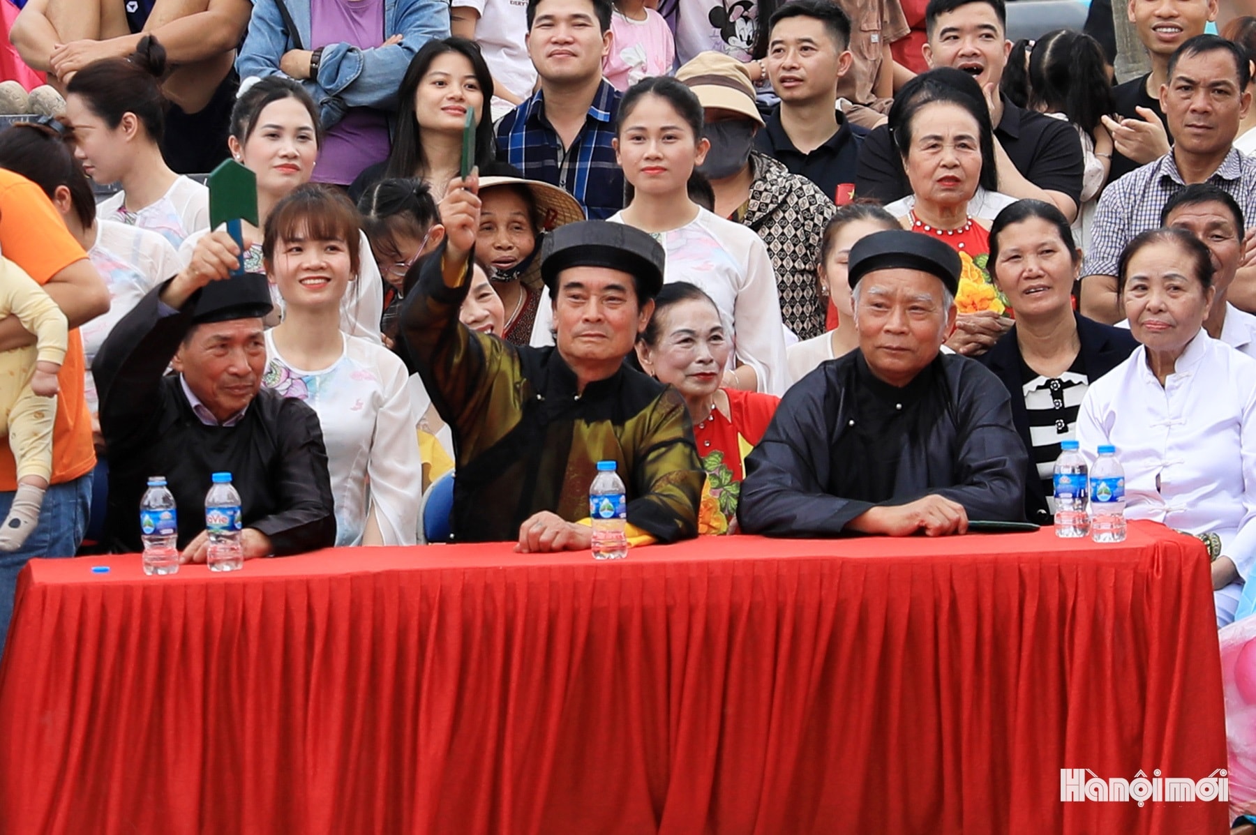 W_le-hoi-ken-re-duong-yen-10.jpg