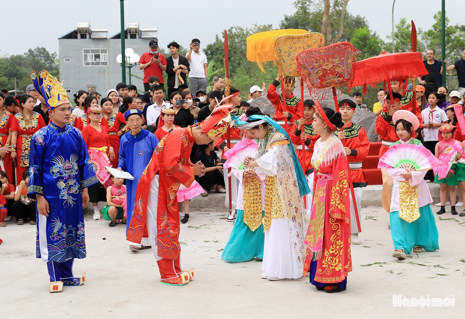 W_le-hoi-ken-re-duong-yen-11.jpg