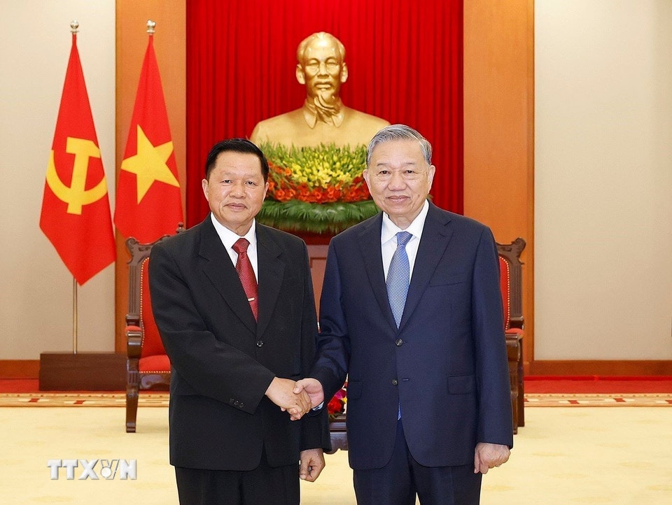 tong-bi-thu-to-lam-tiep-bo-cong-an-lao-2003-1.jpg