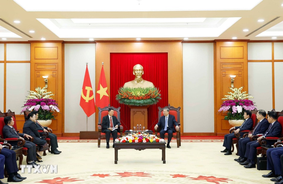 tong-bi-thu-to-lam-tiep-bo-cong-an-lao-2003-4.jpg