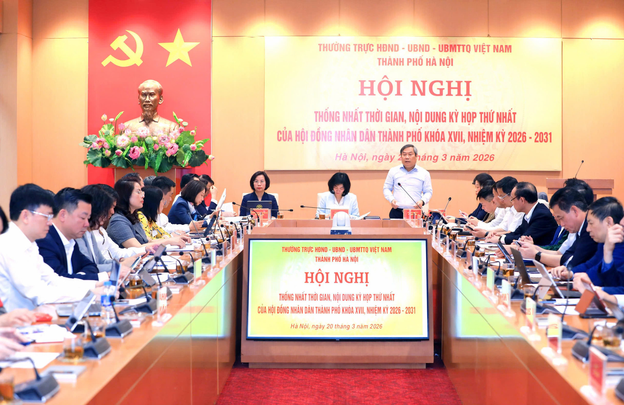 hoi-nghi-2.jpg