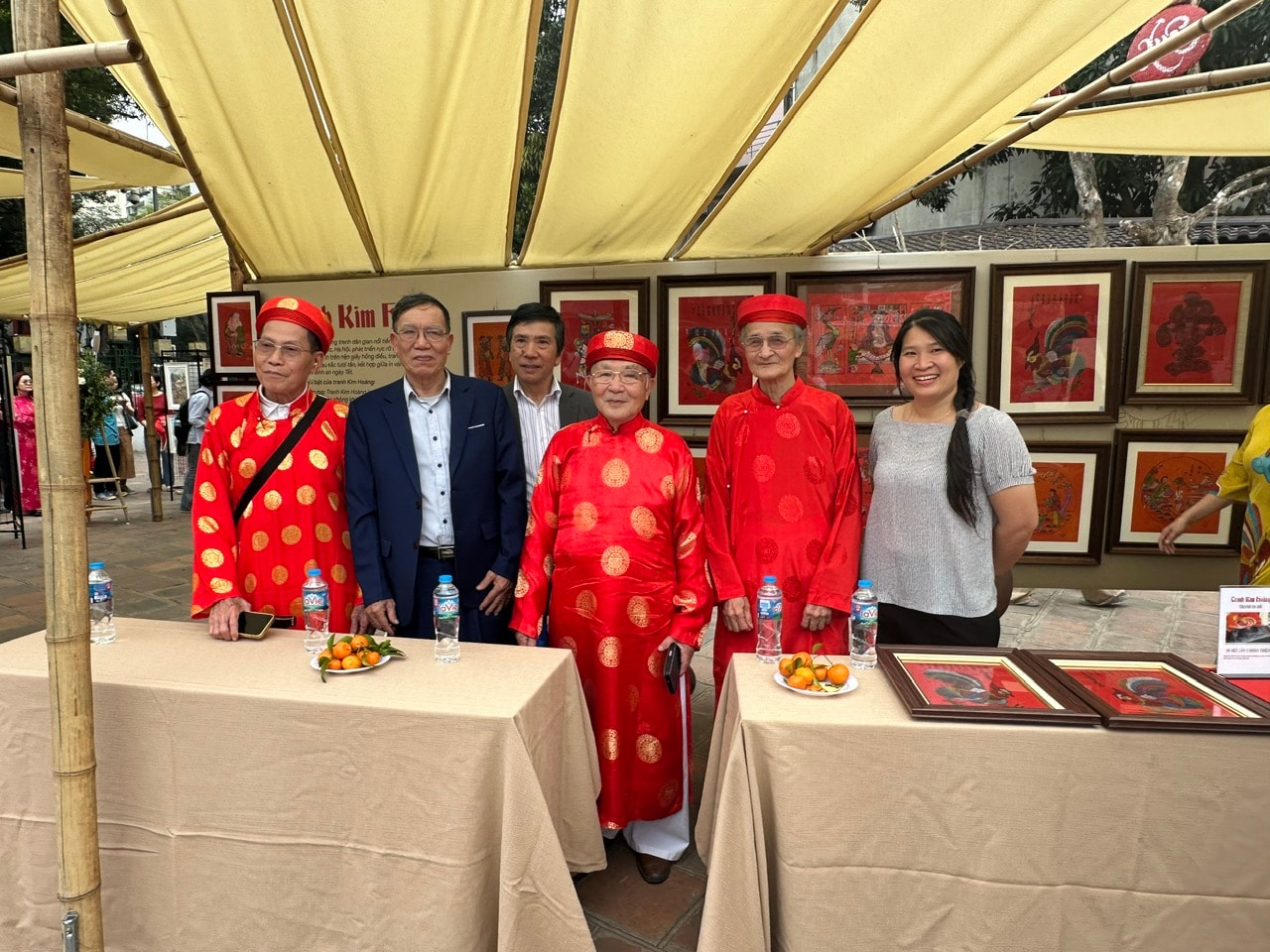 Sự kiện nhằm khơi dậy ý thức gìn giữ và phát huy các giá trị văn hóa truyền thống trong cộng đồng. Ảnh: Hoàng Quyên.