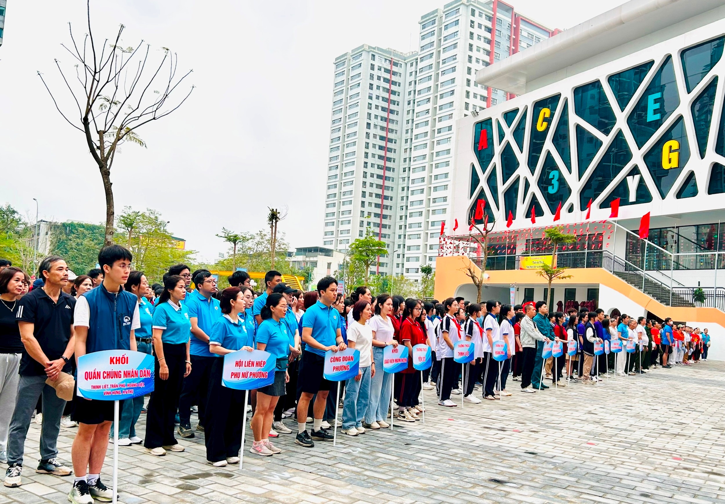 2-cac-van-dong-vien-tham-gia.jpg