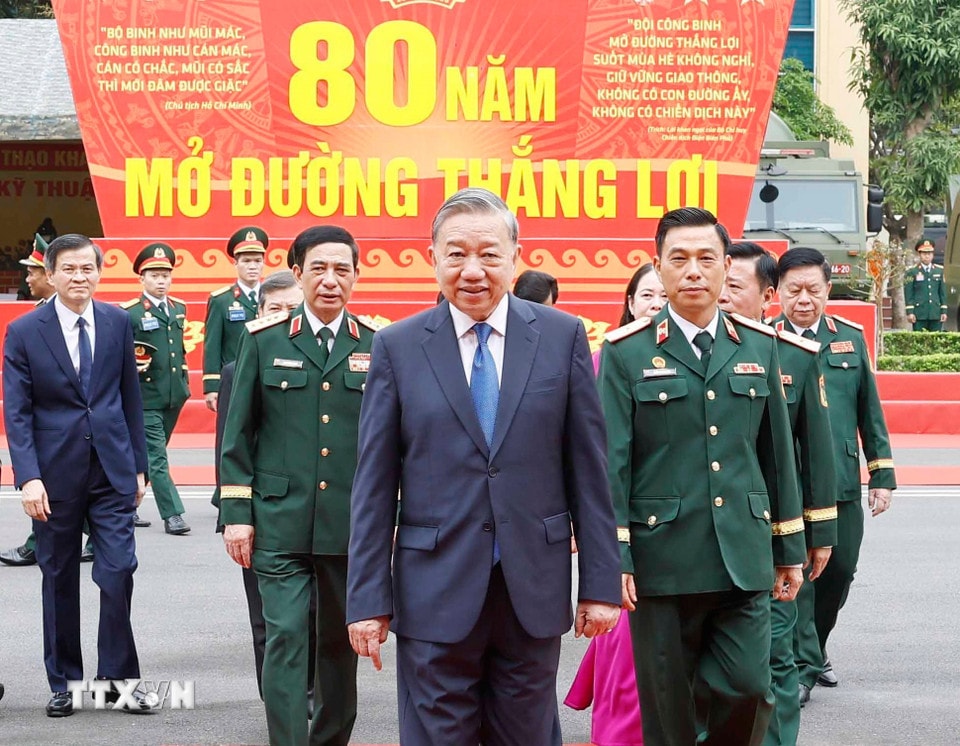 tong-bi-thu-du-le-ky-niem-80-nam-ngay-thanh-lap-binh-chung-cong-binh-14.jpg