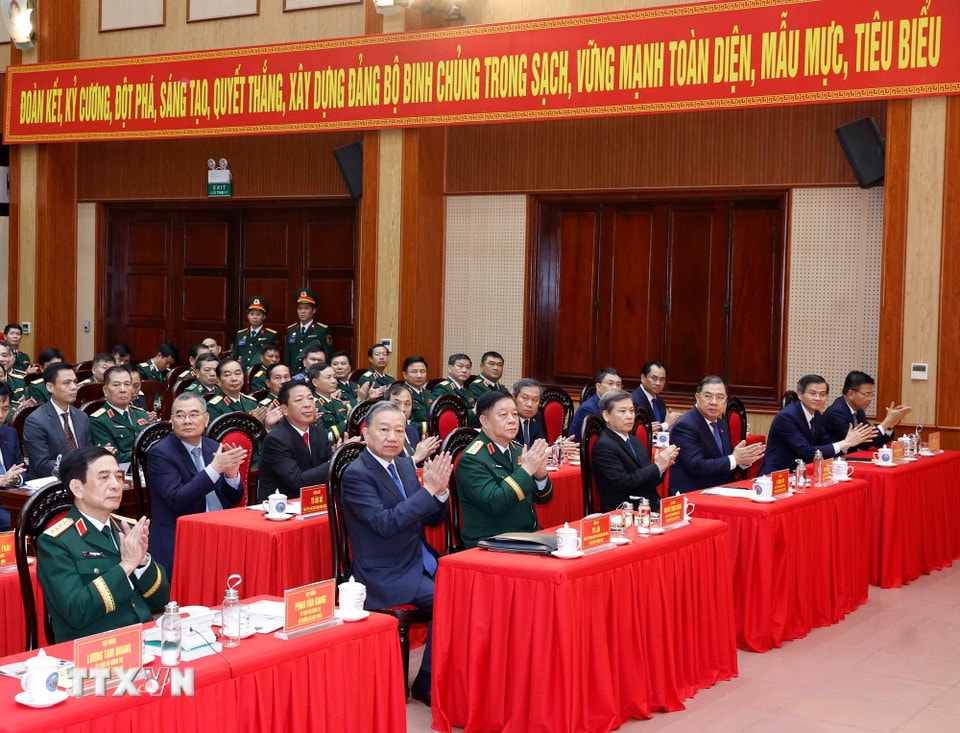 tong-bi-thu-du-le-ky-niem-80-nam-ngay-thanh-lap-binh-chung-cong-binh-15.jpg