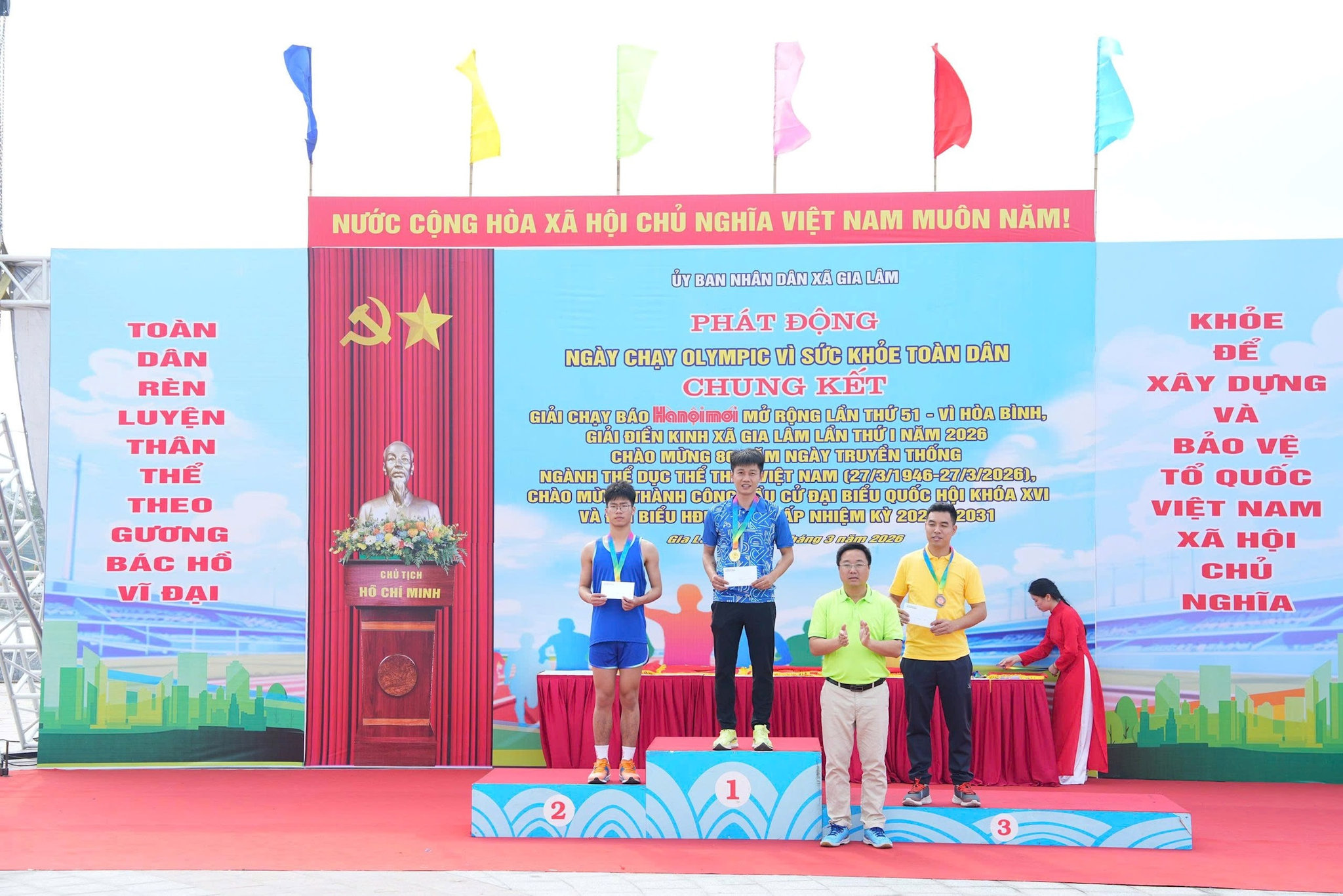 trao-thuong.jpg