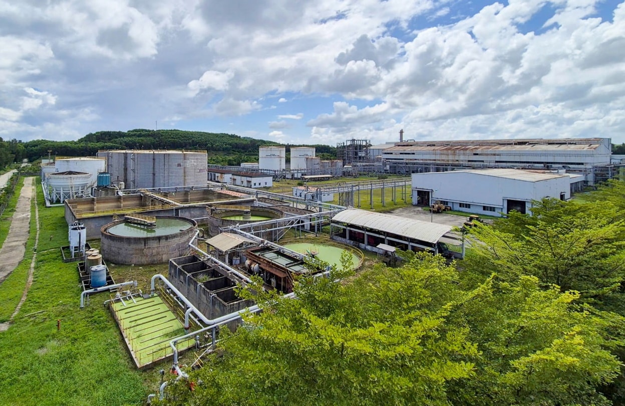 cong-ty-co-phan-loc-hoa-dau-binh-son-tinh-quang-ngai-da-san-sang-san-xuat-khoang-60.000-tan-ethanol-de-phuc-vu-phoi-tron-xang-e10..jpg