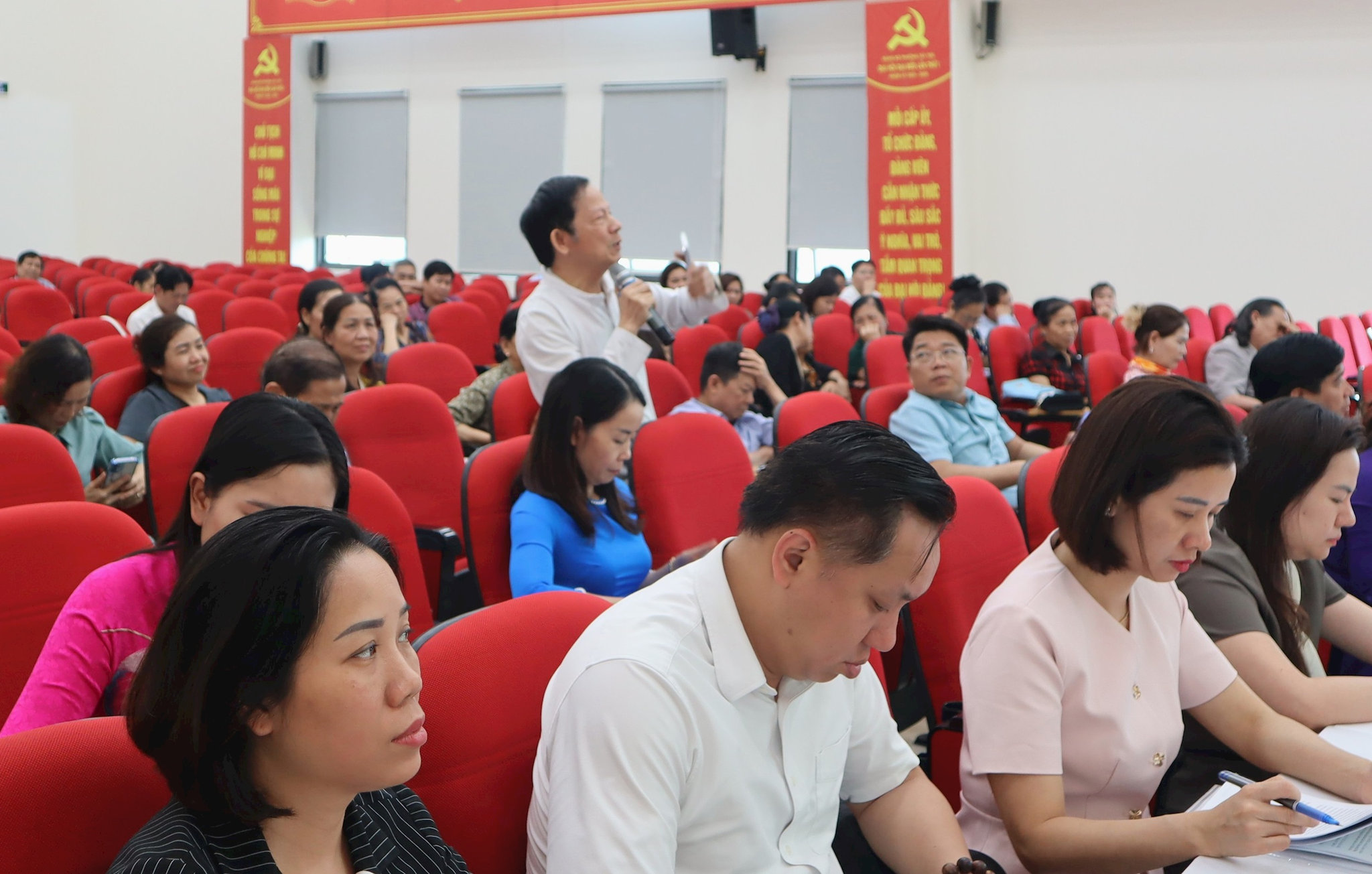 dai-bieu-neu-yk-img_3318.jpg