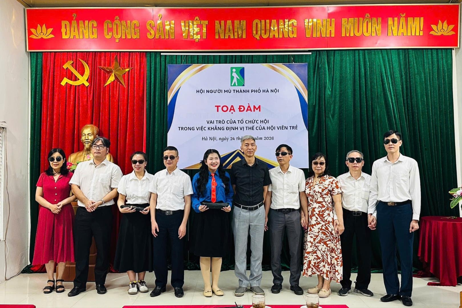 thanh-vien-du-toa-dam.jpg