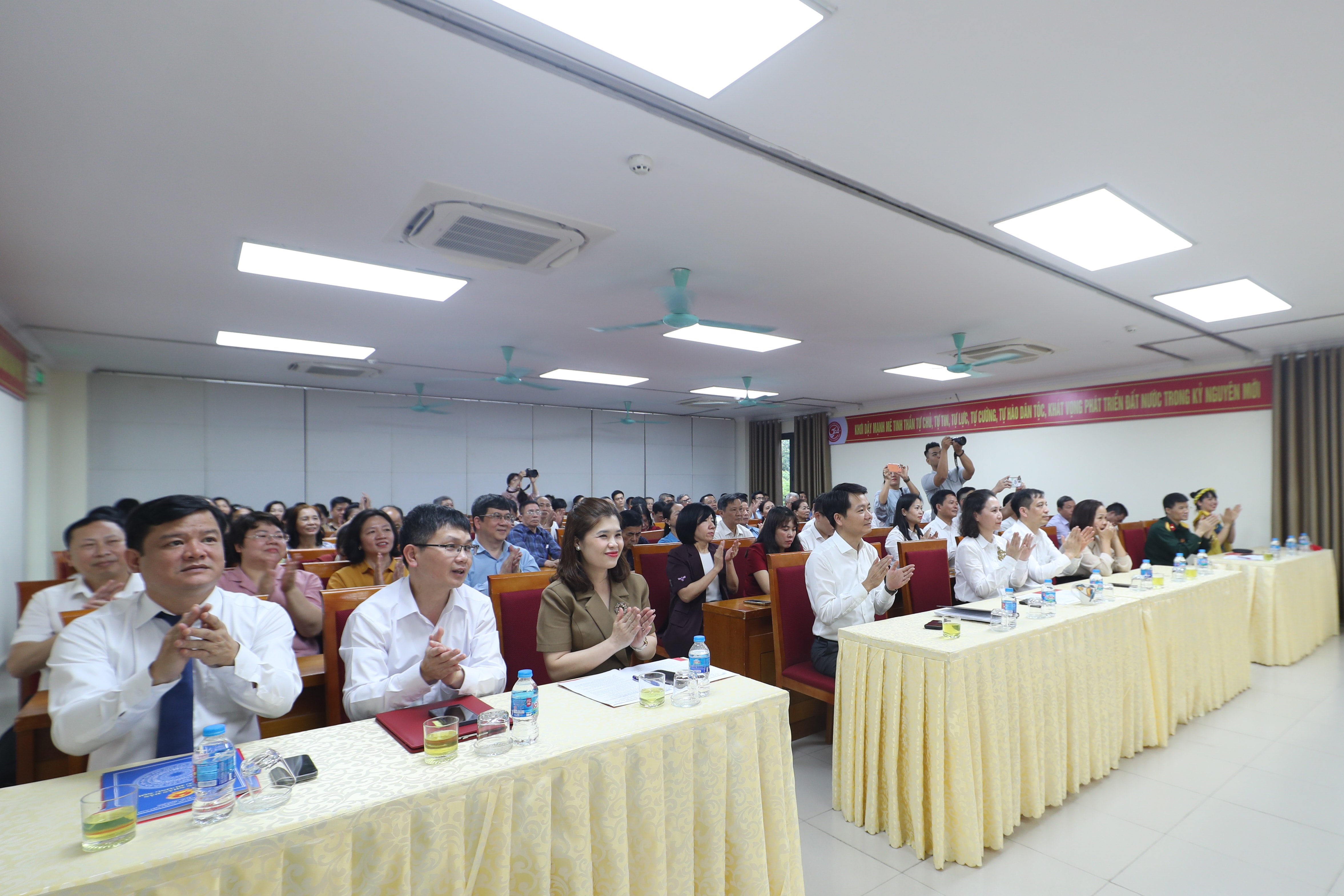 Các đại biểu tham dự hội nghị. Ảnh: Hoàng Minh
