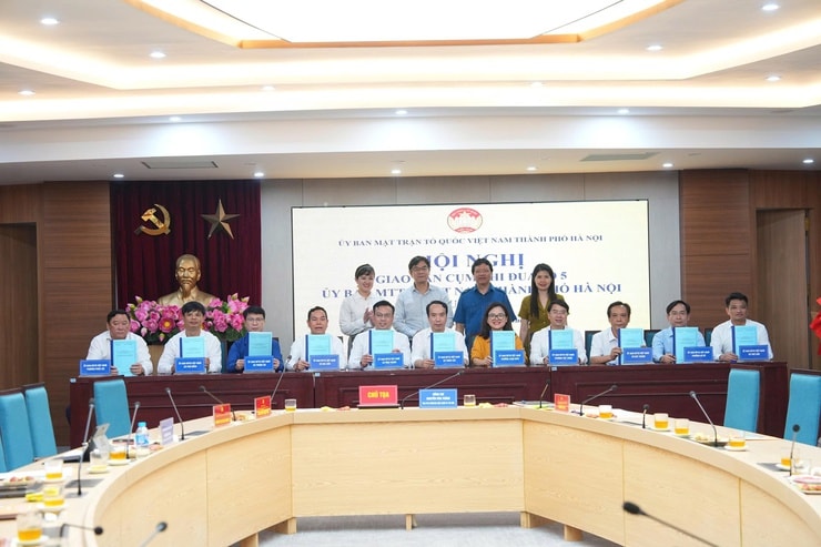 Cụm thi đua thực hiện ký kết giao ước thi đua năm 2026