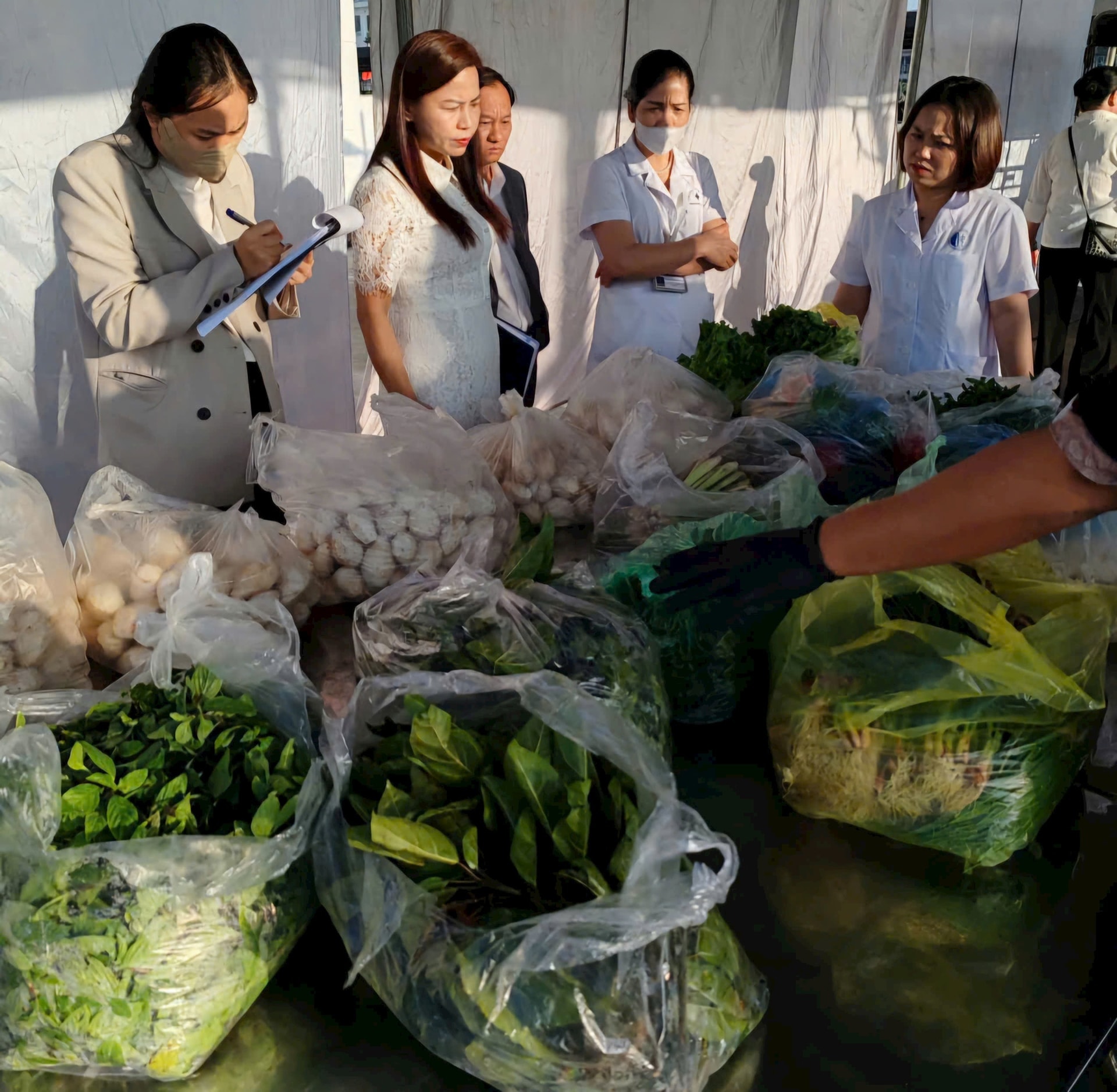 phong-van-hoa-xa-hoi-cong-an-phuong-thuong-cat-phong-kinh-te-ha-tang-va-do-thi-tram-y-te-phoi-hop-chat-che-trien-khai-cong-tac-kiem-tra.jpg