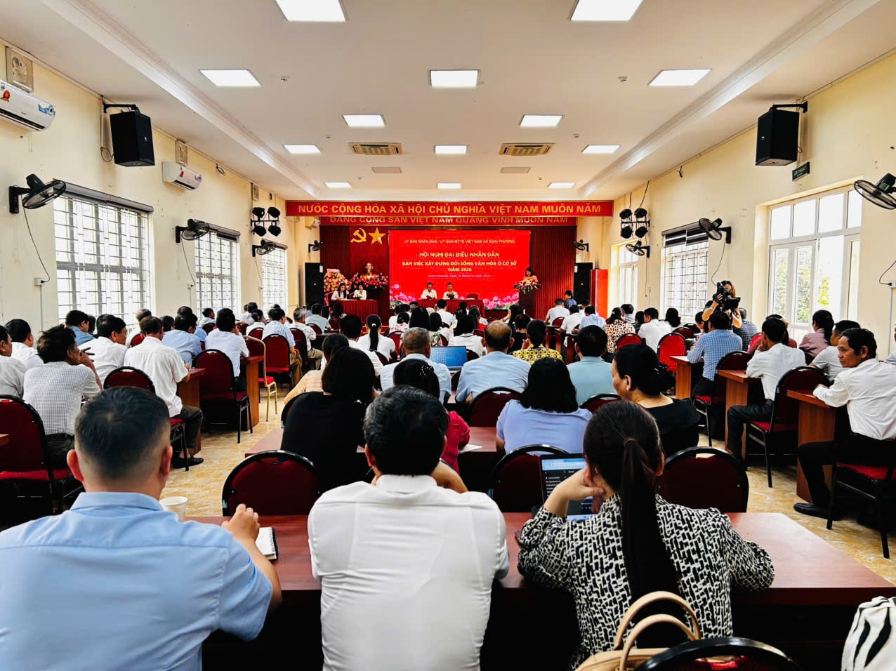 26-3-toan-canh.jpg