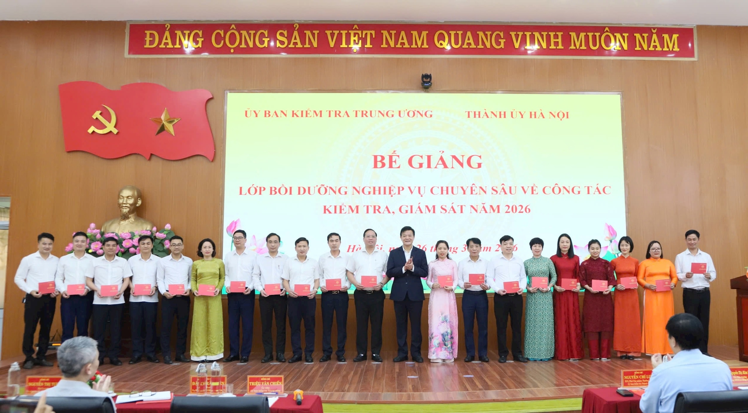 bg-trao-cn-.jpg