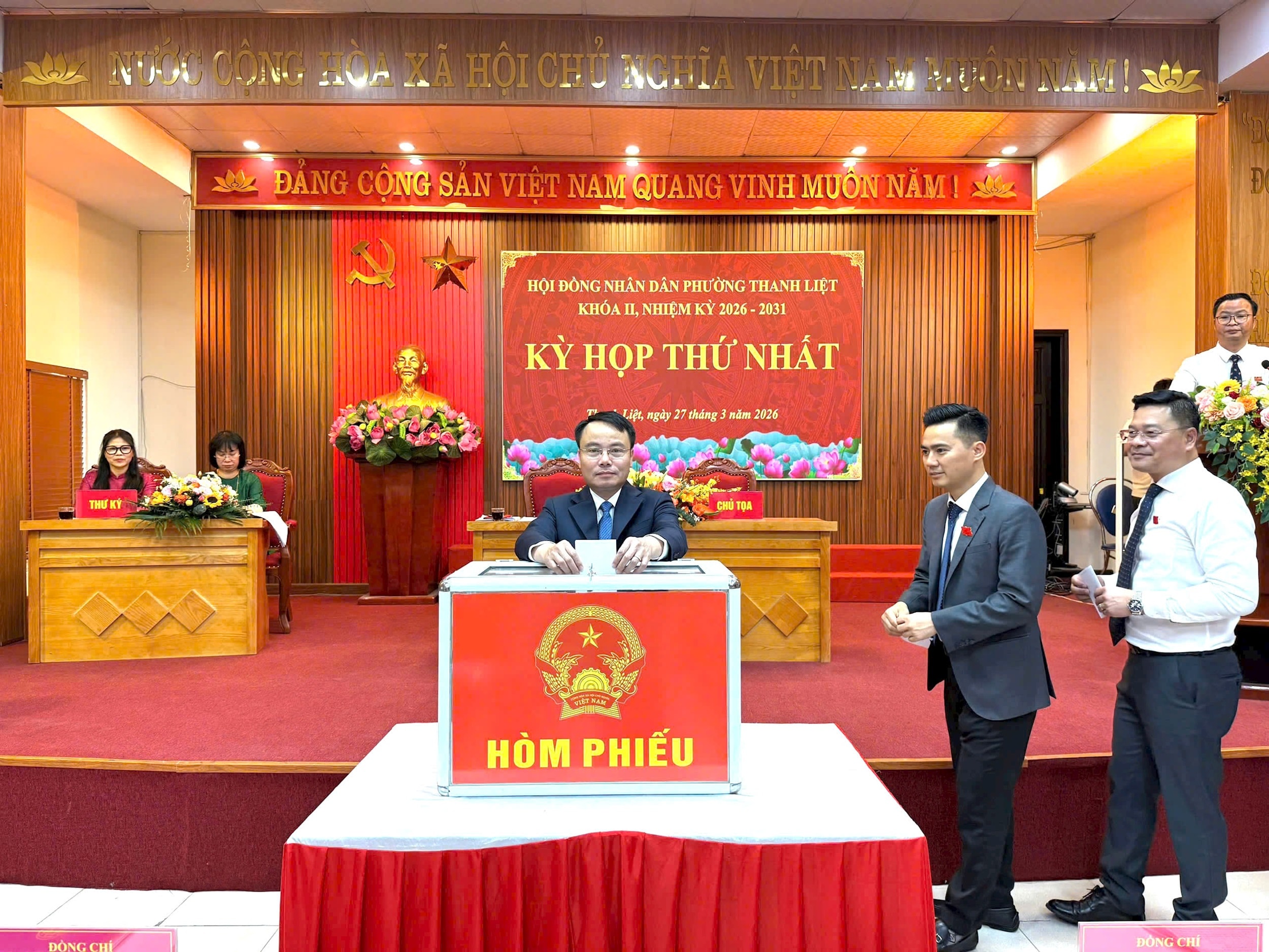anh-6-bo-phieu.jpg