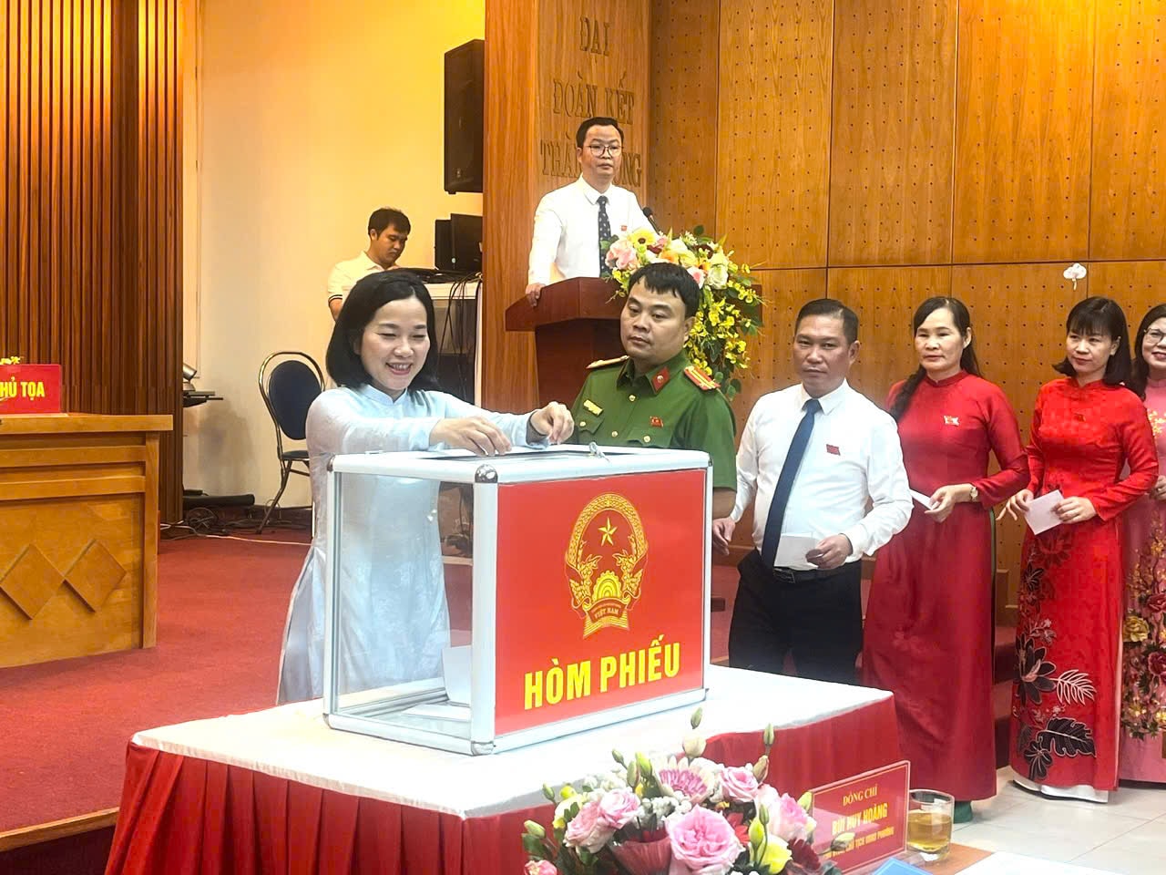 anh-8-bo-phieu.jpg