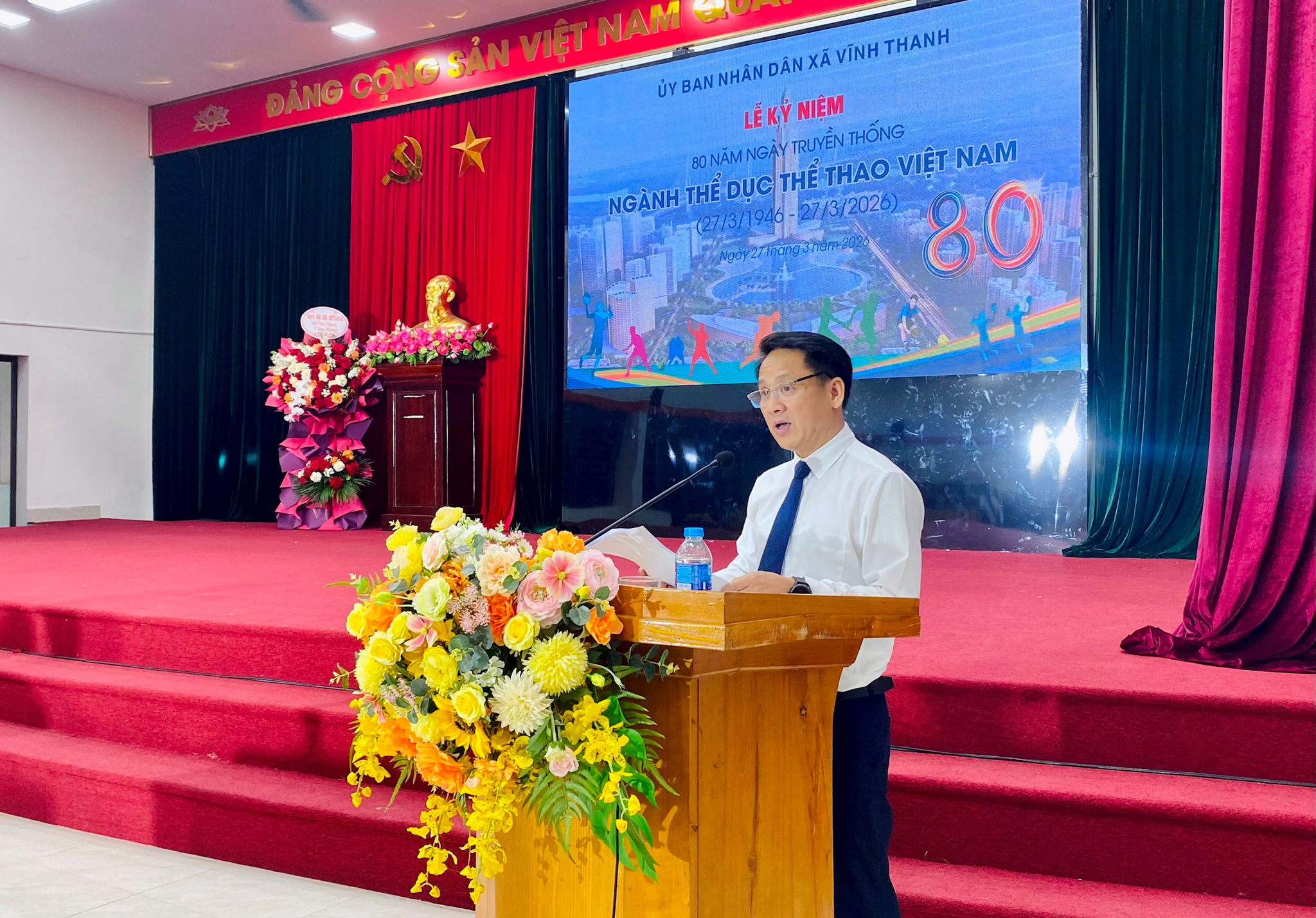 Đồng chí Nguyễn Quang Đặng, Chủ tịch UBND xã Vĩnh Thanh thông tin tại chương trình. Ảnh: TH