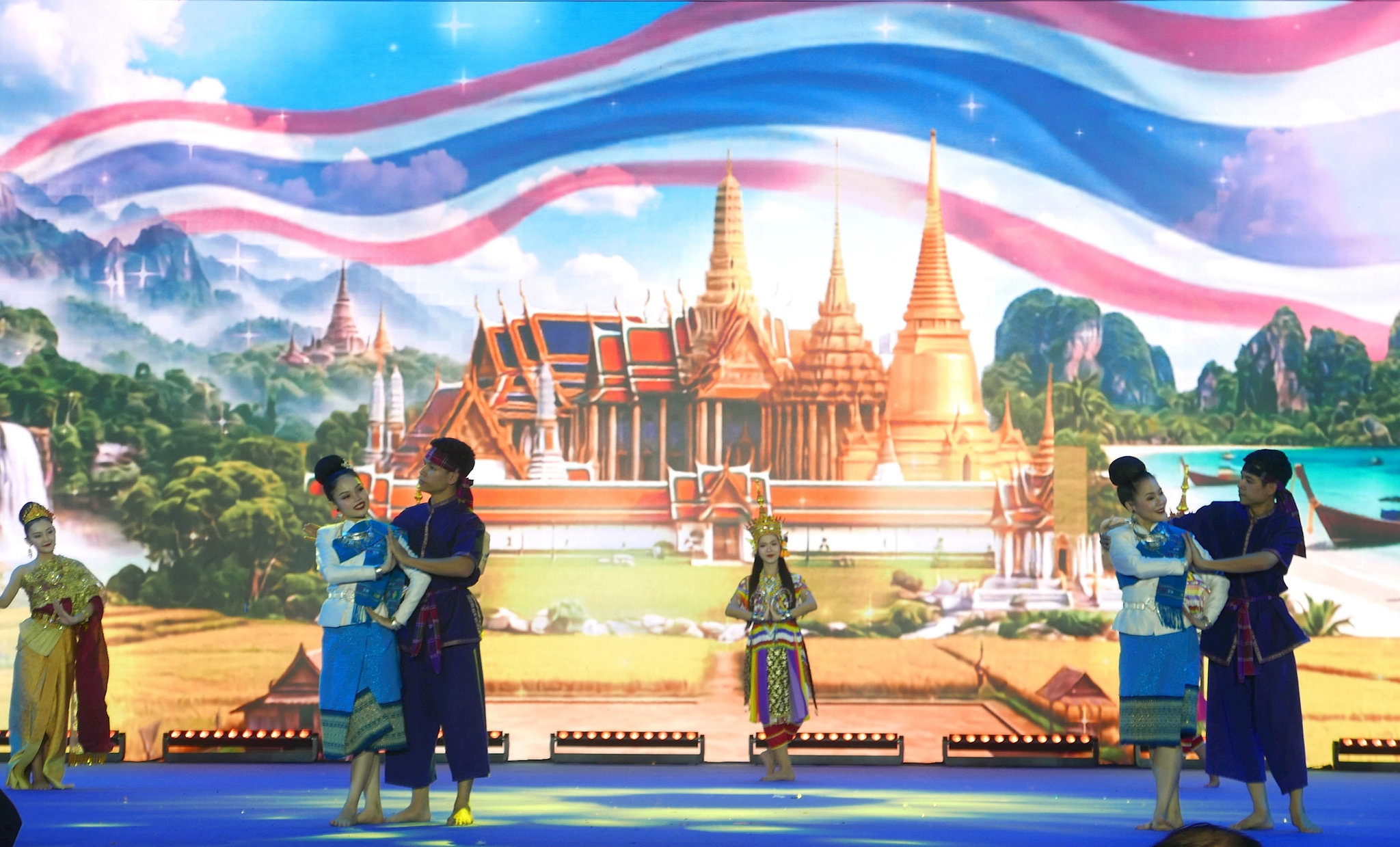 le-hoi-thai2.jpg