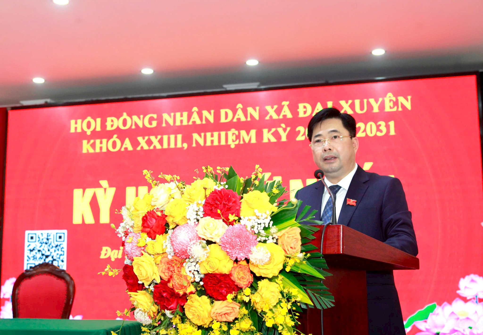 Bí thư Đảng ủy, Chủ tịch HĐND xã Đại Xuyên Nguyễn Mạnh Huy phát biểu khai mạc kỳ họp. Ảnh: Hồng Nhung