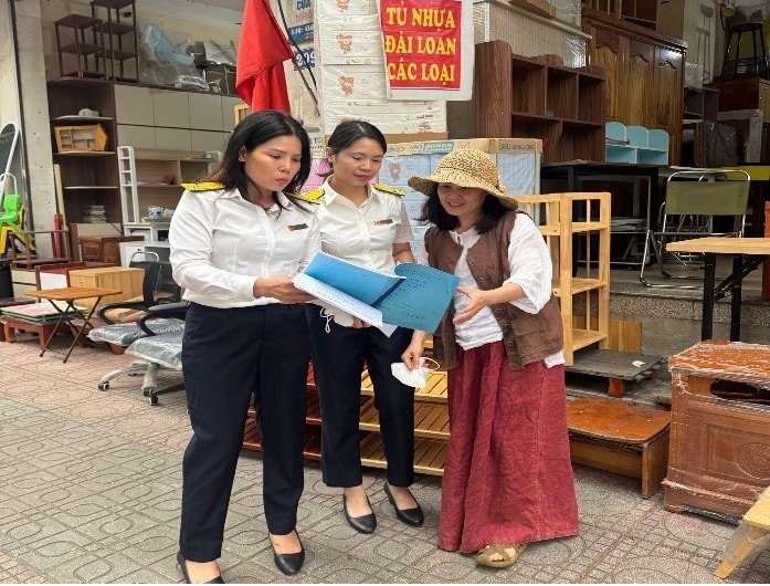 توزيع المعلومات على أصحاب الأعمال