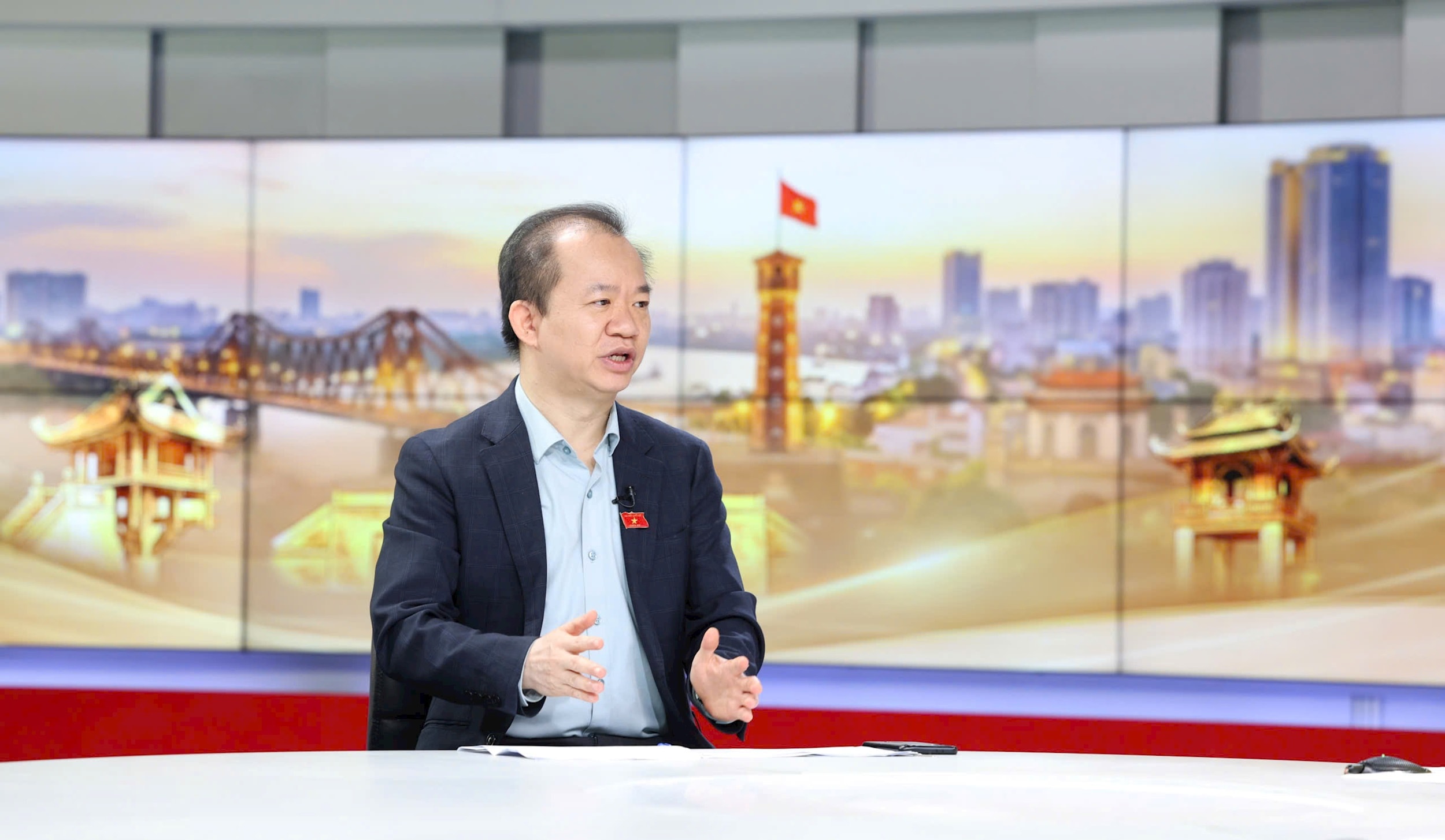 PGS.TS Bùi Hoài Sơn, Ủy viên chuyên trách Ủy ban Văn hóa và Xã hội của Quốc hội, Đại biểu Quốc hội thành phố Hà Nội trong chương trình thời sự đặc biệt với chủ đề “Hà Nội: Văn hóa là trung tâm trong chiến lược phát triển”. Ảnh: Thanh Hải