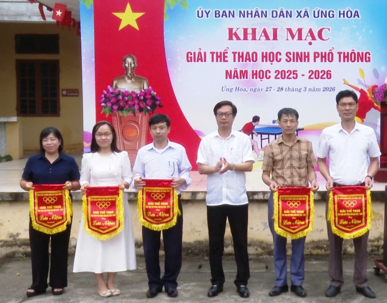 ung-hoa.jpg