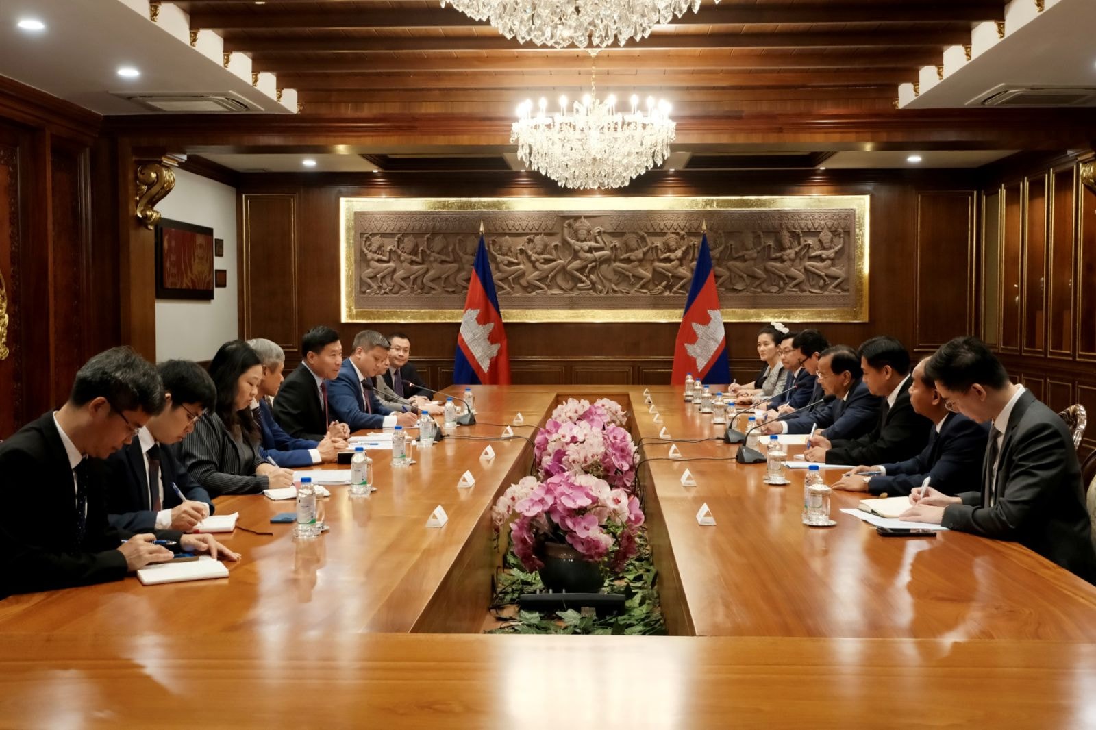 5.-tt-nguyen-manh-cuong-gap-pttg-btng-cpc-prak-sokhonn.jpg