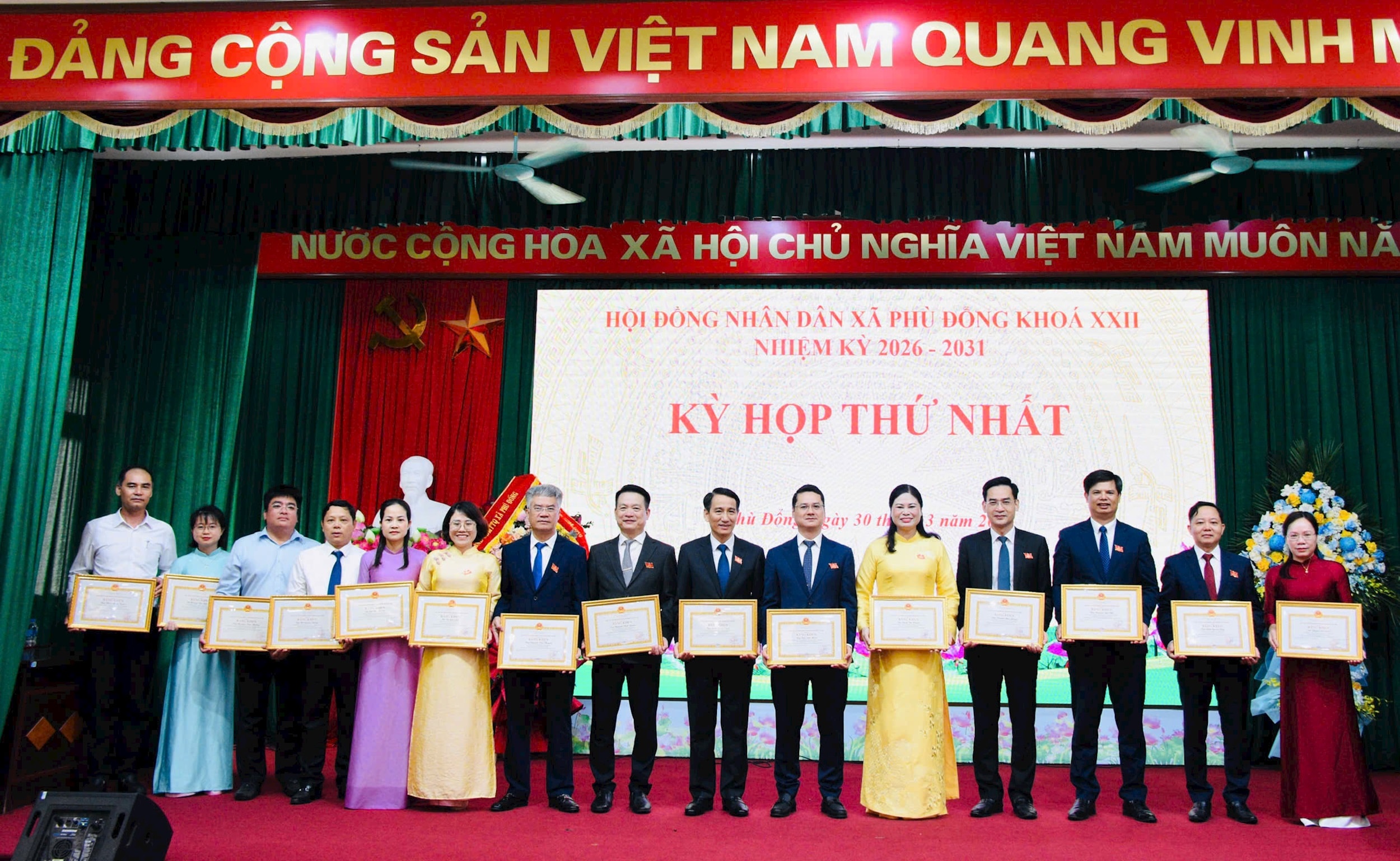Chủ t