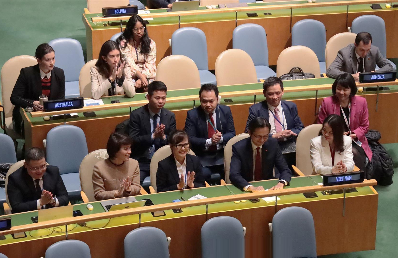 viet-nam-tai-trung-cu-vao-hoi-dong-nhan-quyen-lien-hop-quoc-nhiem-ky-2026-2028.-trong-anh-doan-viet-nam-sau-khi-nghe-chu-tich-dai-hoi-dong-lien-hop-quoc-cong-bo-ket-qua-bo-phieu.-anh-ttxvn.jpg