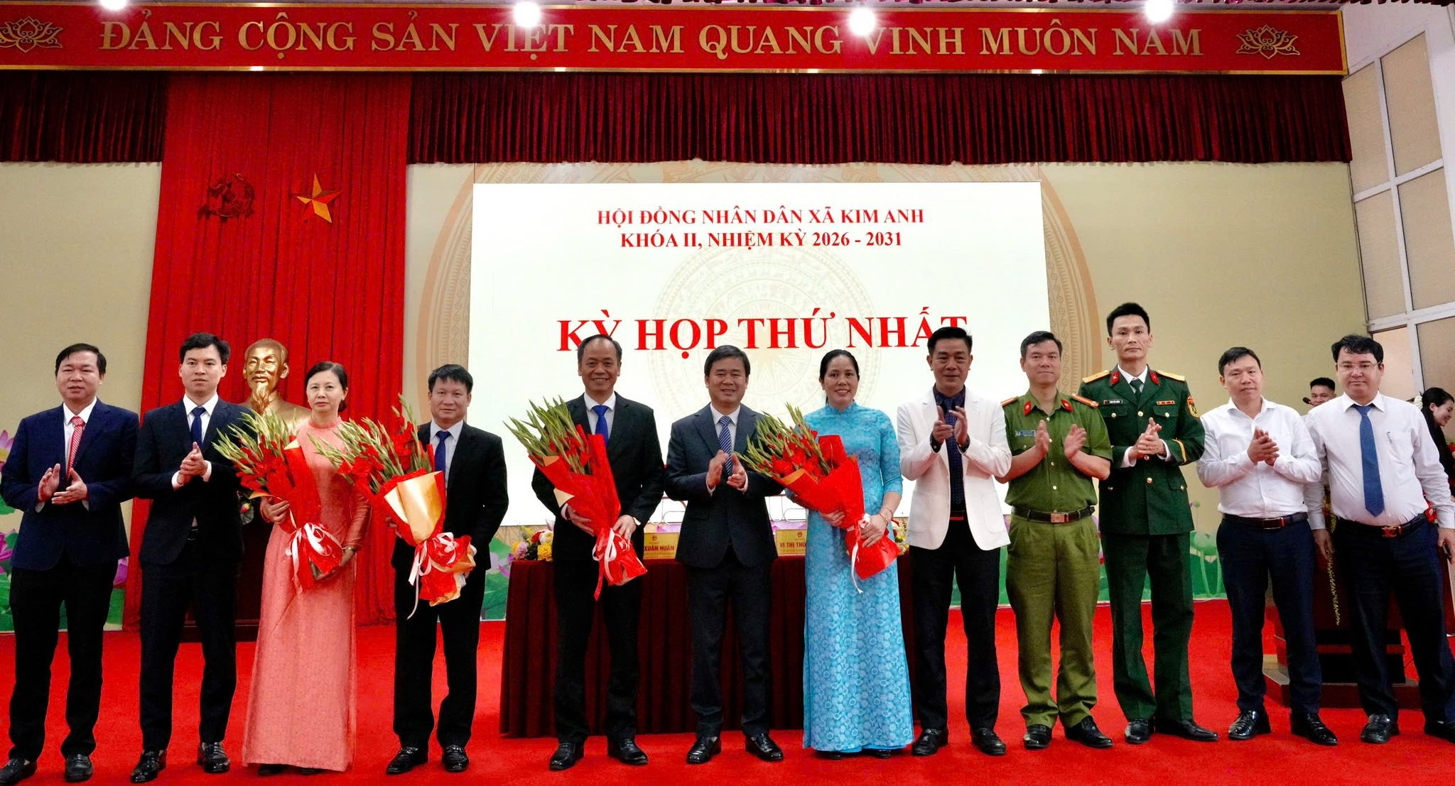 lanhdaochuchot(1).jpg