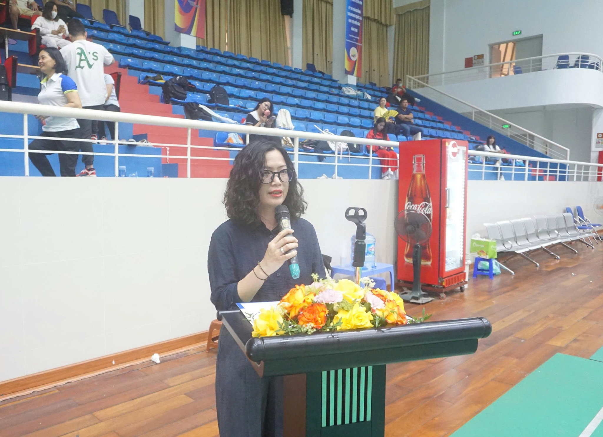 Đồng chí Lê Phương Dung, Phó Trưởng phòng Văn hóa - xã hội phường Tây Tựu phát biểu khai mạc giải. Ảnh PĐ