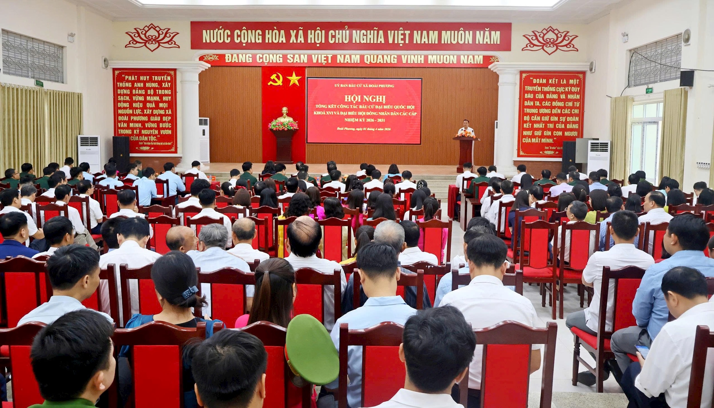 1.4-toan-canh.jpg