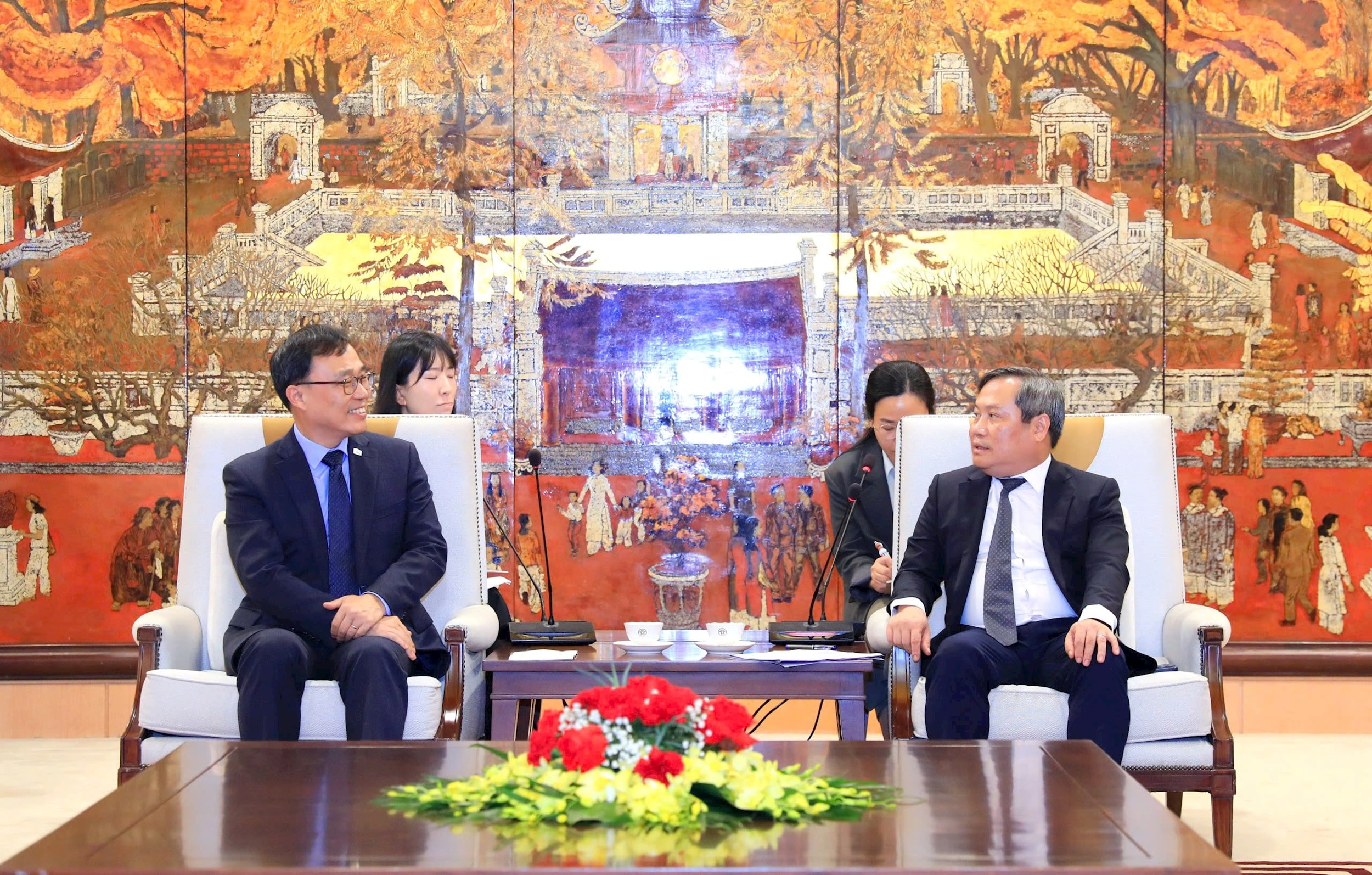 chu-tich-tiep-dai-su-han-quoc.jpg