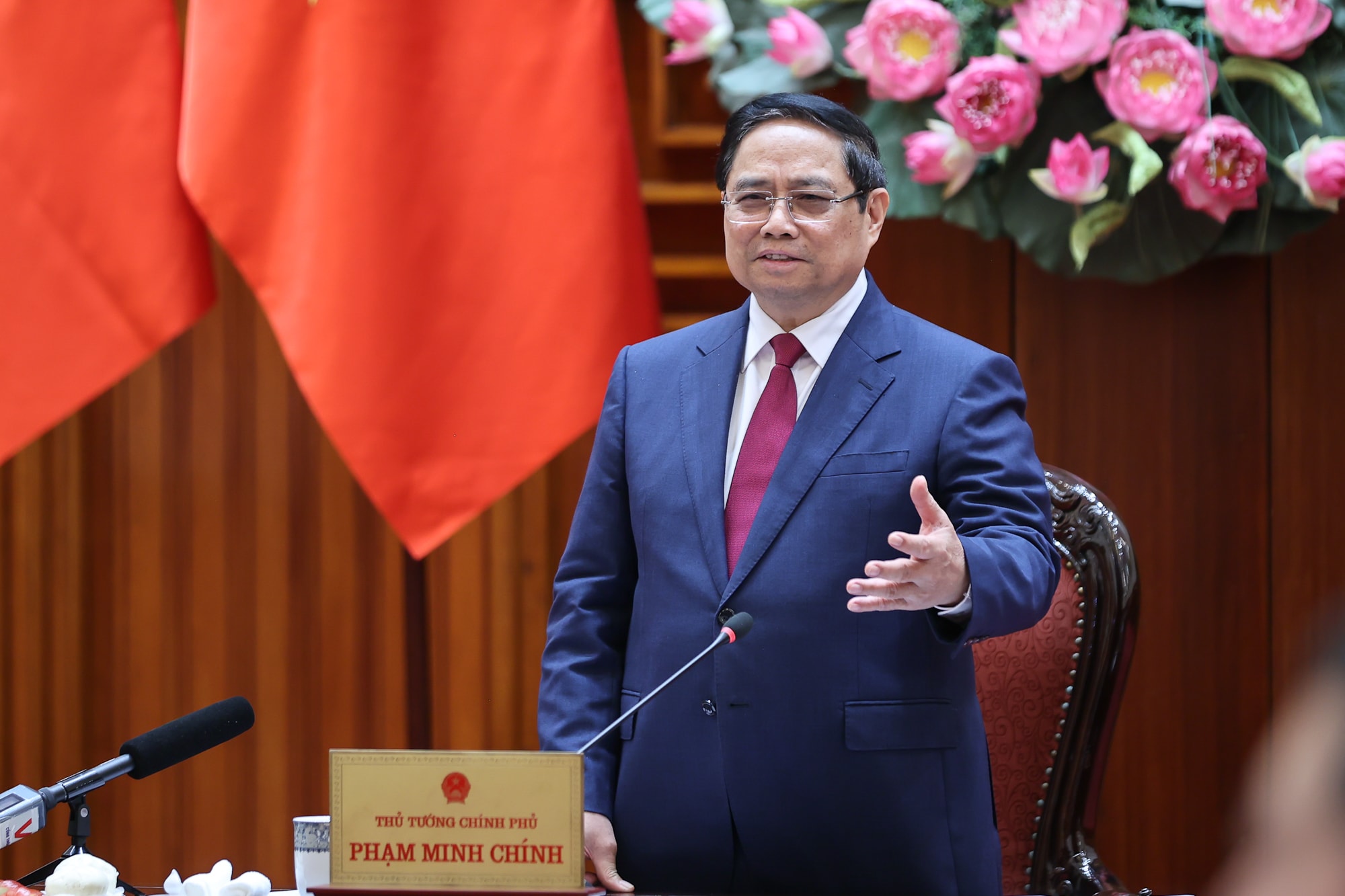 Thủ tướng: Xây dựng ngay kho dầu thô tại Nghi Sơn và tính toán các địa điểm khác- Ảnh 2.