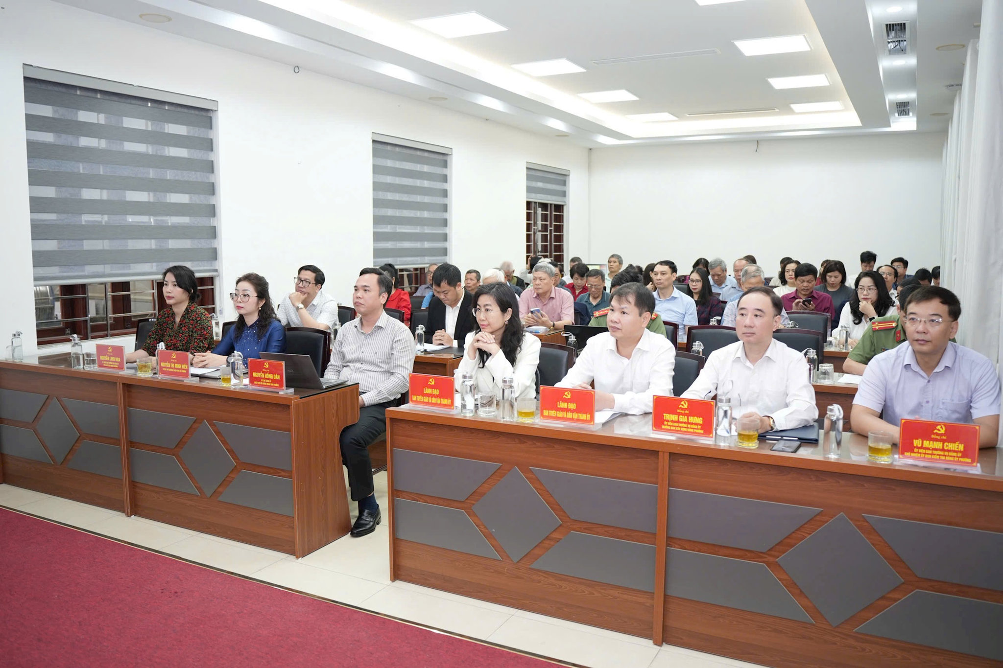 Lễ phát động có sự tham dự của đại diện lãnh đạo thành phố, lãnh đạo phường láng cùng bí thư các tổ chức Đảng trực thuộc Đảng bộ Phường