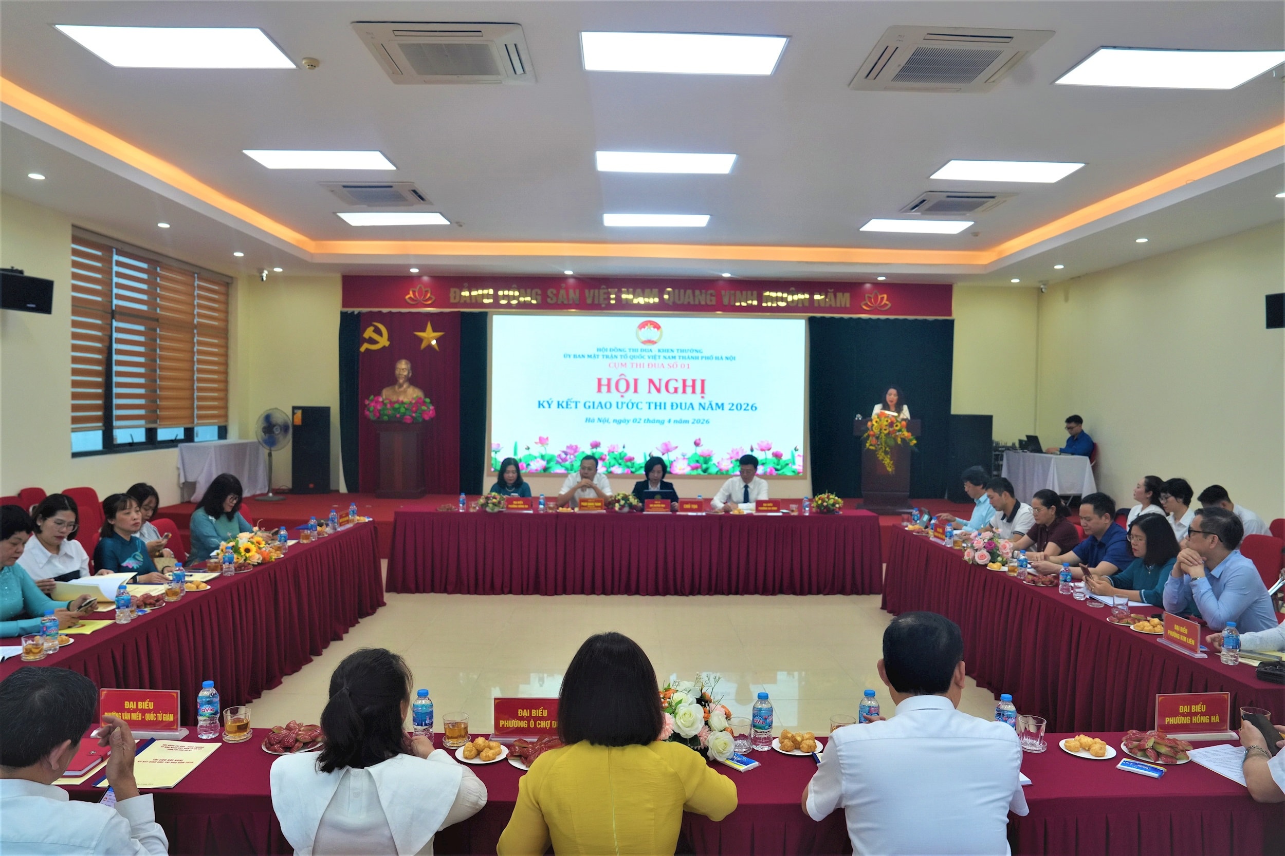 thi-dua-hoi-nghi.jpg