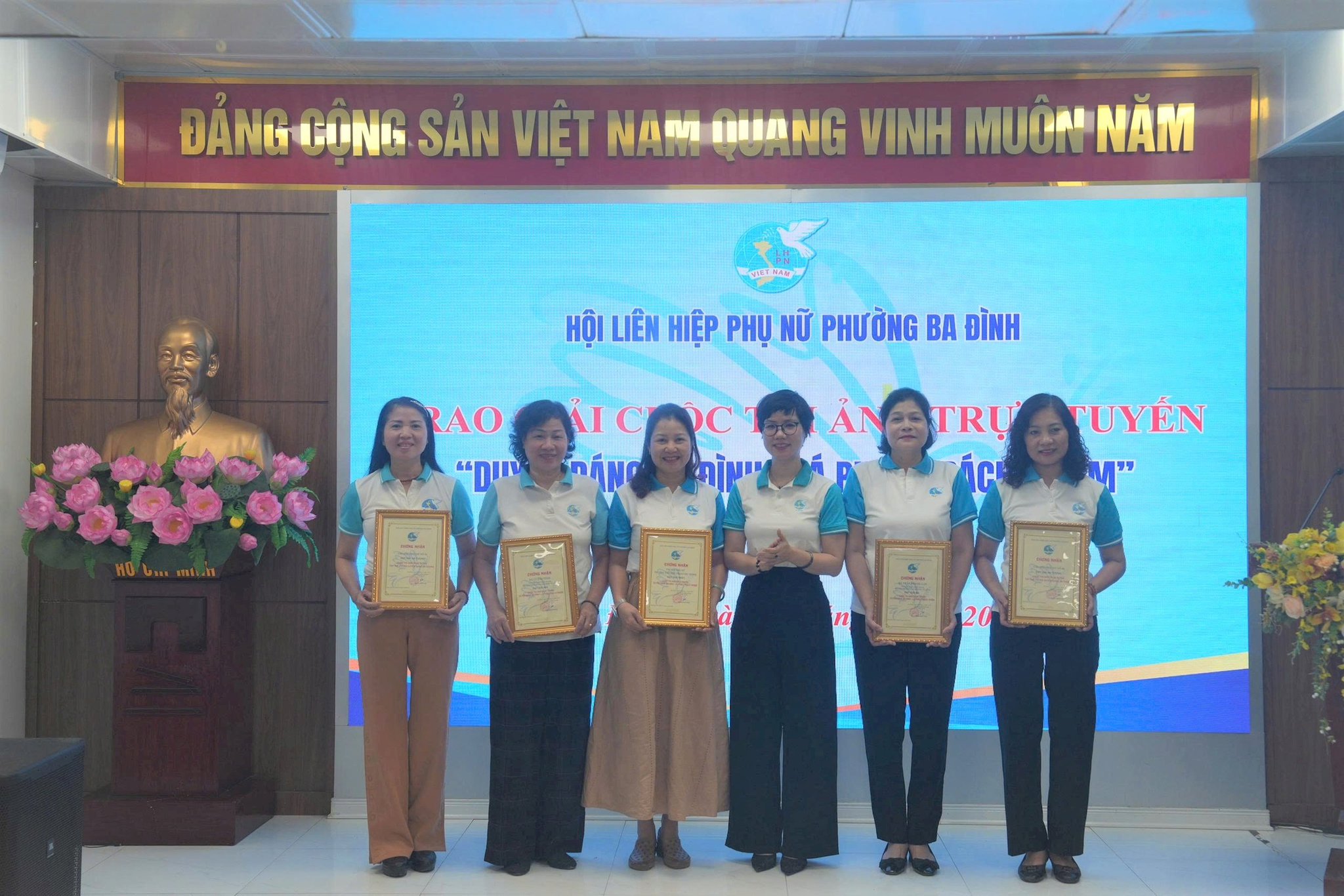 trao-giai-thi-anh.jpg