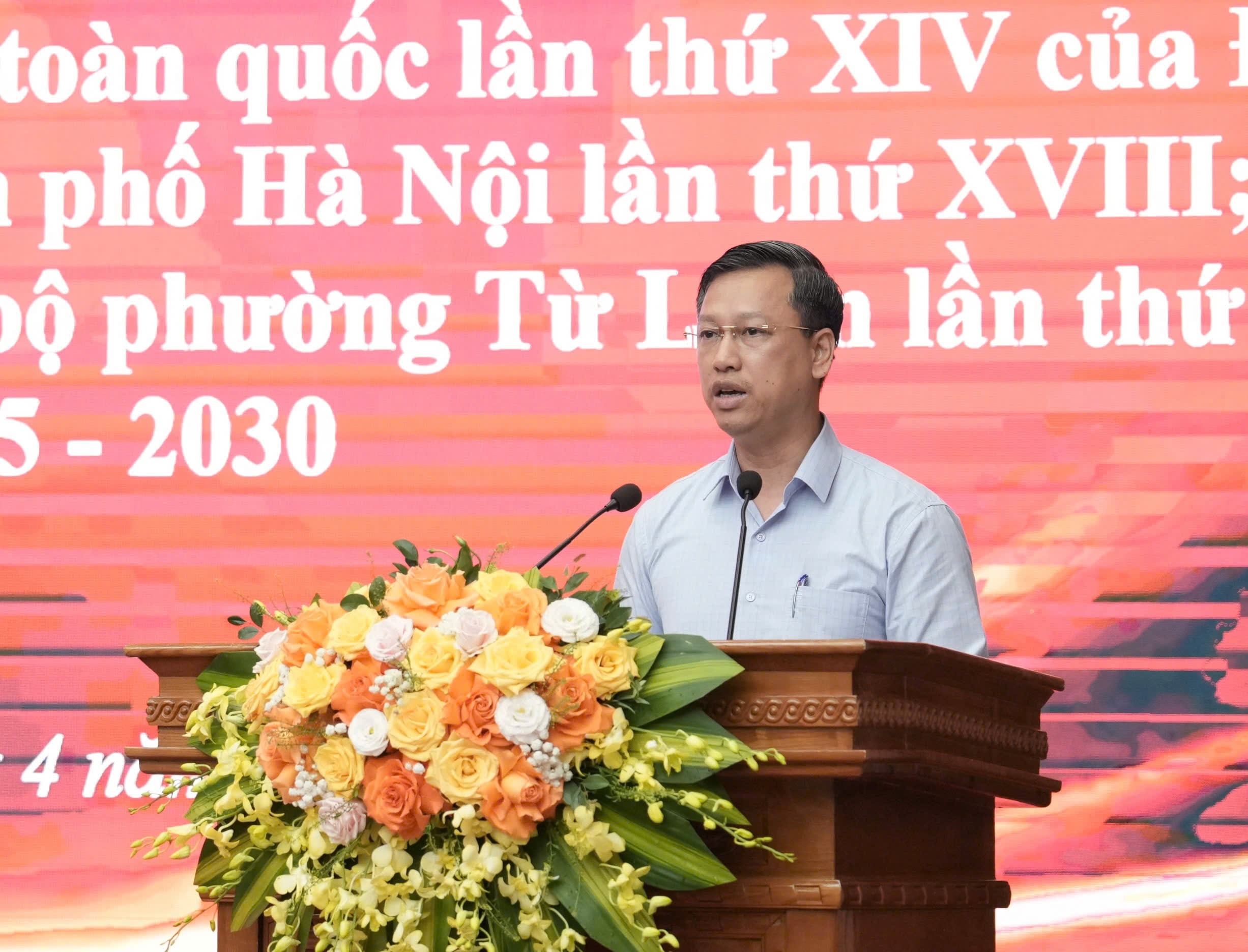 Phó Bí thư Thường trực Đảng ủy phường Từ Liêm Đỗ Khắc Đạo quán triệt, triển khai chương trình hành động của Ban Chấp hành Đảng bộ phường thực hiện Nghị quyết Đại hội đại biểu toàn quốc lần thứ XIV của Đảng; Nghị quyết Đại hội đại biểu thành phố Hà Nội lần thứ XVIII; Nghị quyết Đại hội Đảng bộ phường Từ Liêm lần thứ I, nhiệm kỳ 2025-2030
