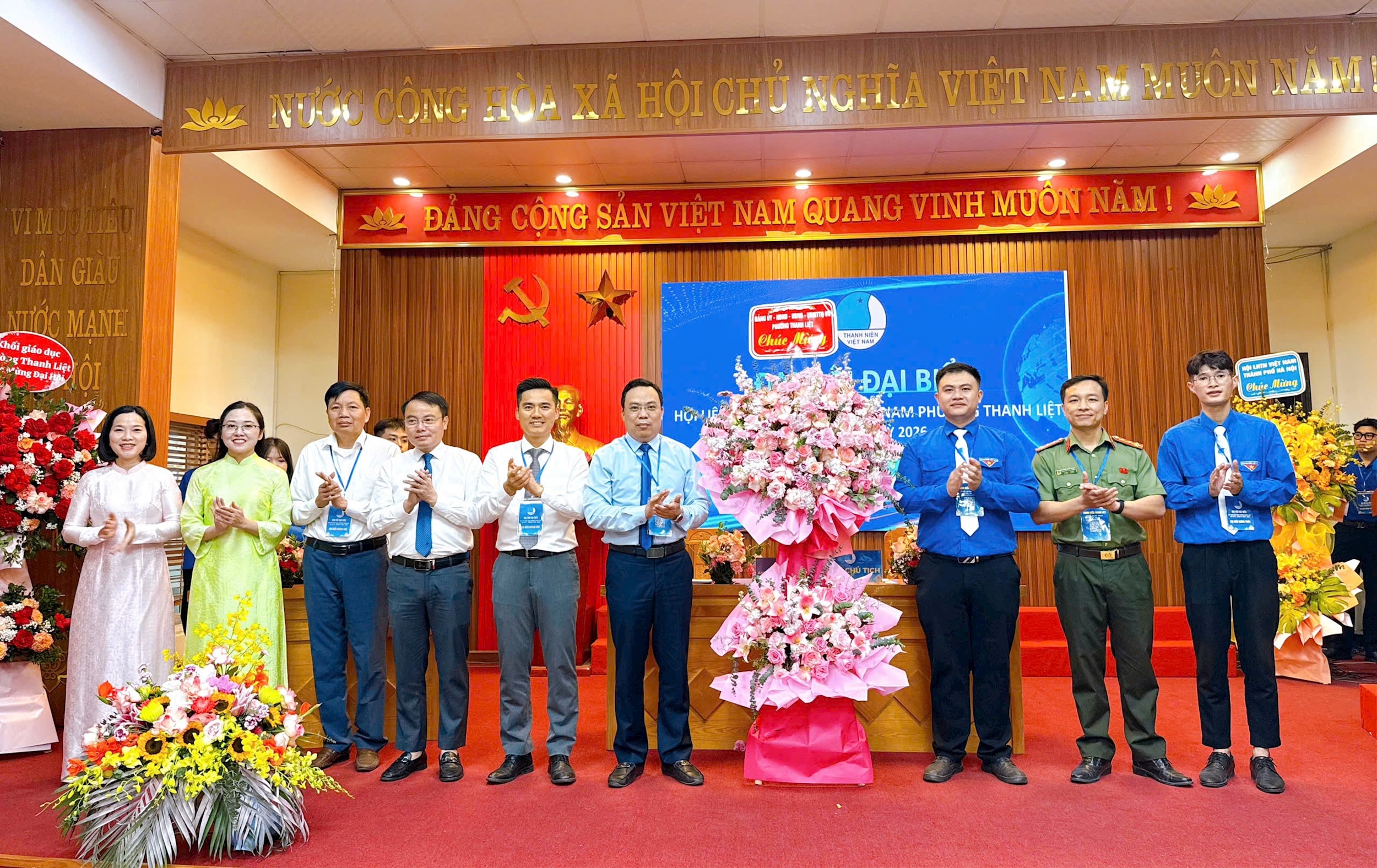 anh-8-tang-hoa.jpg
