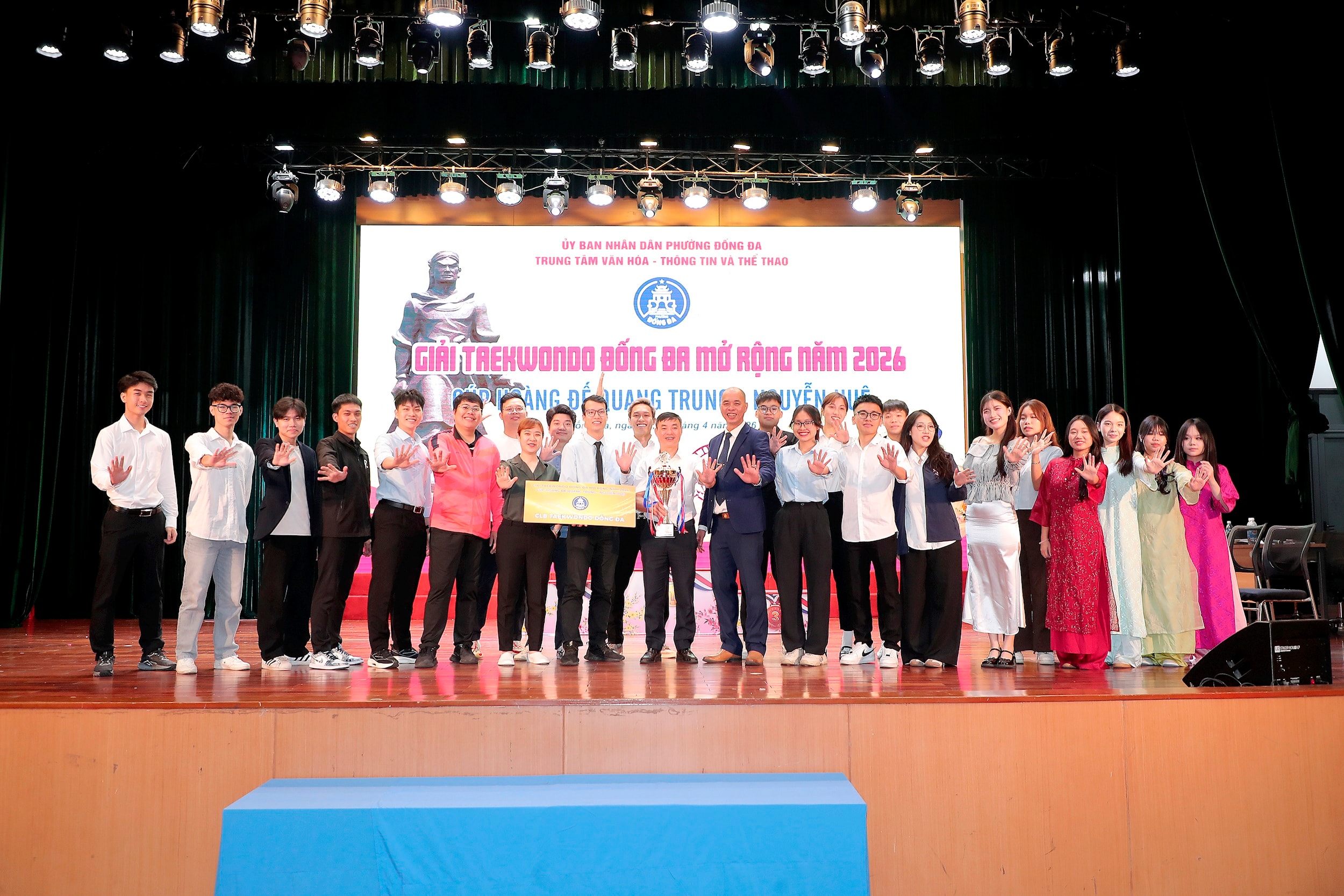niem-vui-cua-clb-dong-da.jpg