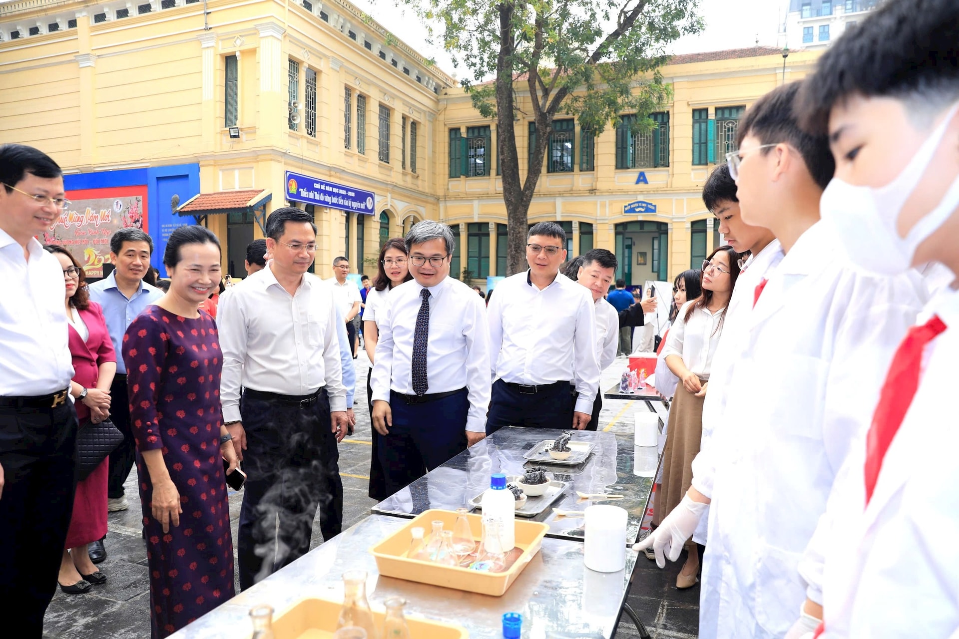 gen-h-z7695756010412_e82ab177bcbb5a71e9a3ed7db7457559.jpg?w=1130