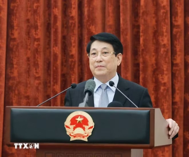 ttxvn-tong-bi-thu-chu-tich-nuoc-to-lam-gap-mat-can-bo-van-phong-chu-tich-nuoc-4.jpg