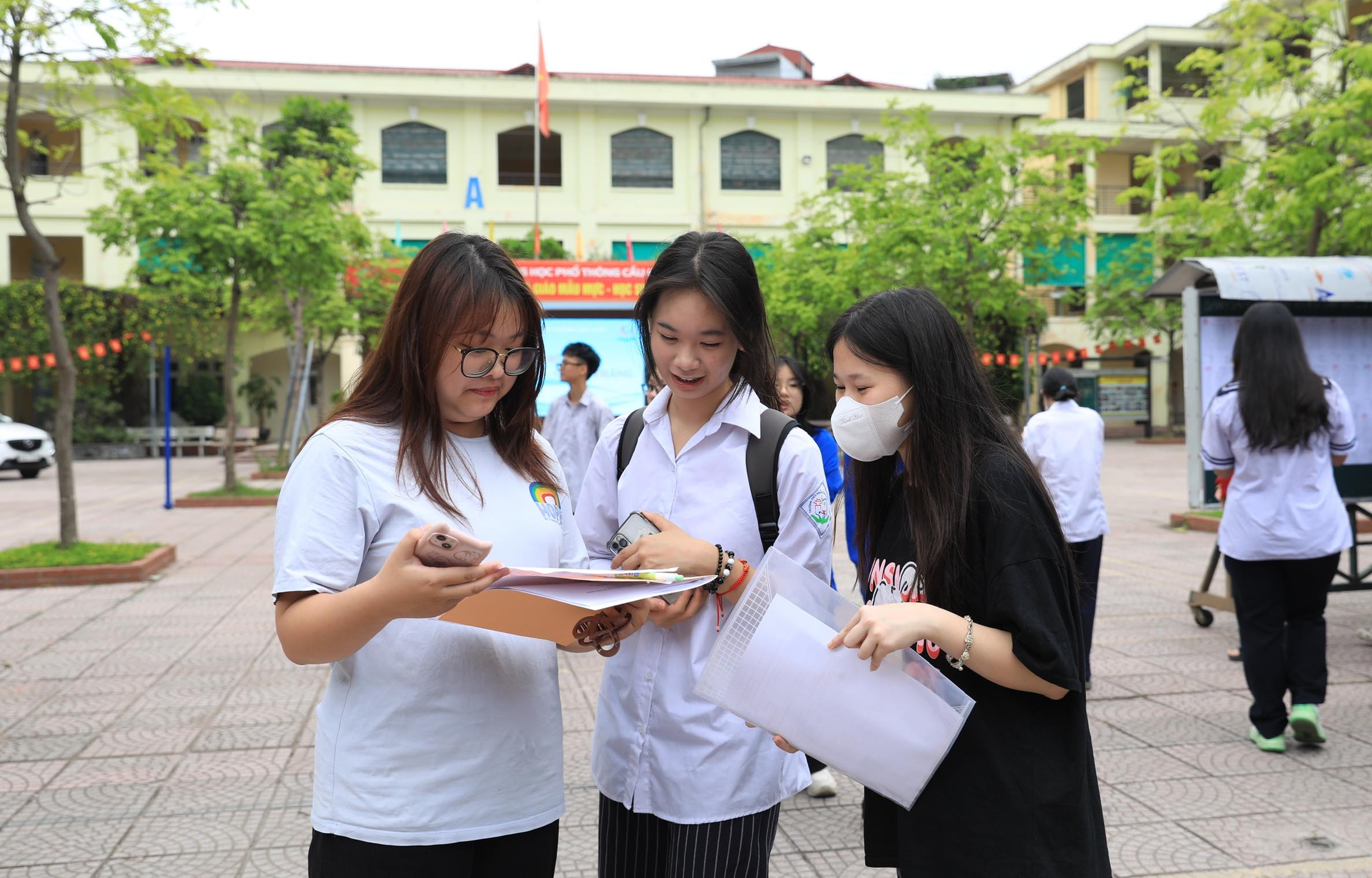 thi-sinh-can-ra-soat-cac-phuong-an-du-kien-dang-ky-nguyen-vong-lop-10-de-so-su-lua-chon-phu-hop-nhat.-anh-nguyen-quang.jpg