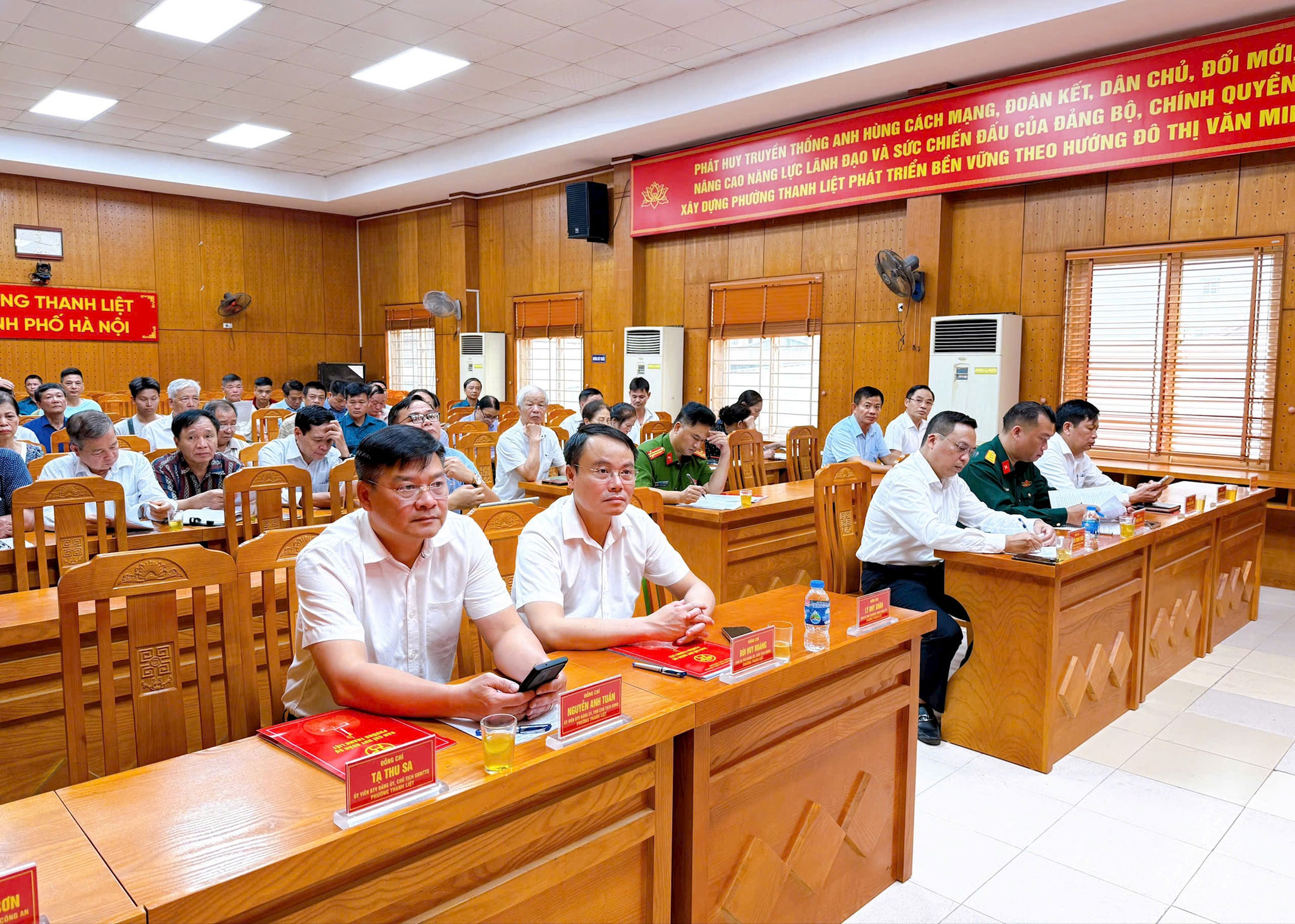 anh-1-quang-canh-hoi-nghi.jpg