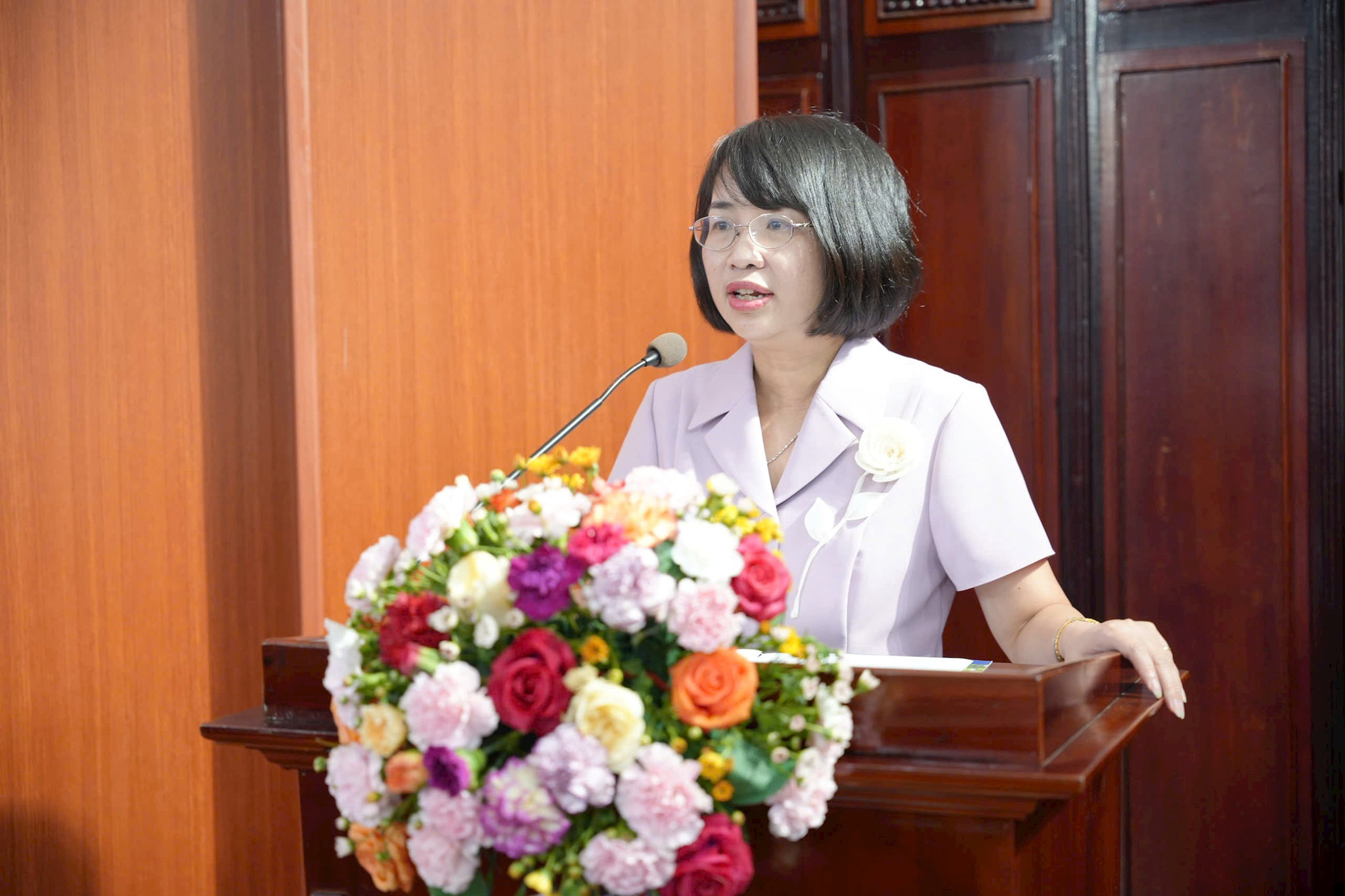1004-toa-dam-ngan-hang-2.jpg