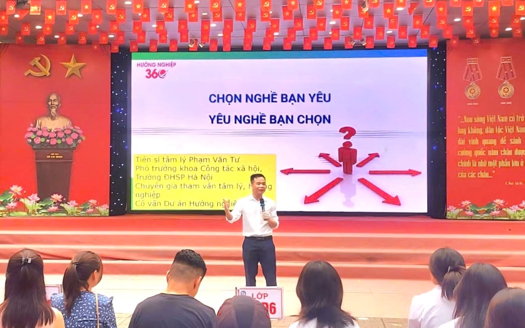 1204-thpt-yen-hoa-tu-van-ts4.jpg