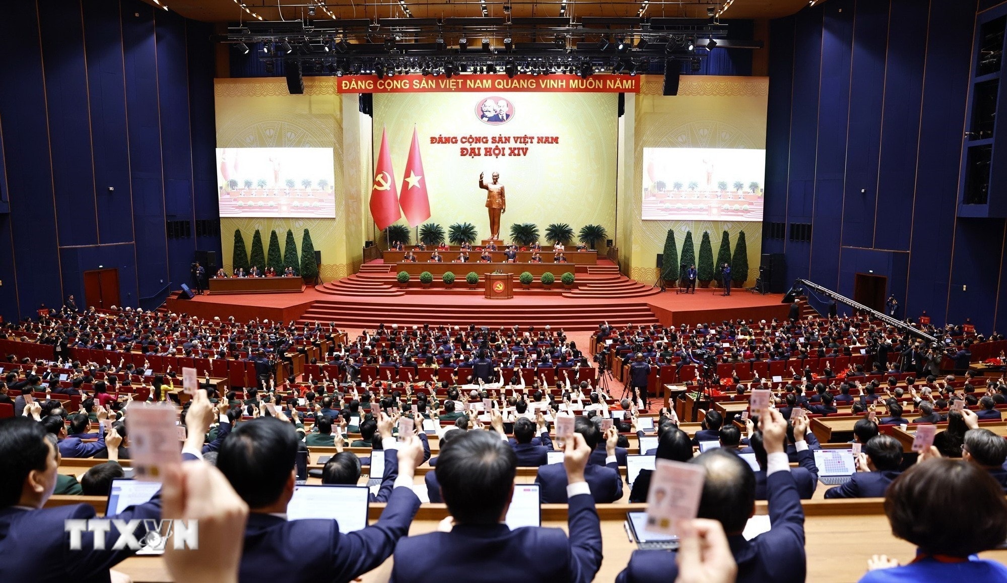 media.vietnamplus.vn-images-da76c95d7bc27e03685cc4652ea7bea3366d58324cca4ceb0c8268194188576a80dfff68f9dc8ea0d274bc1a3de0ae0946381148d72d38e57bd4ce92cb447c0c-_ttxvn-2601-dai-hoi-dang-1-mega-4.jpg