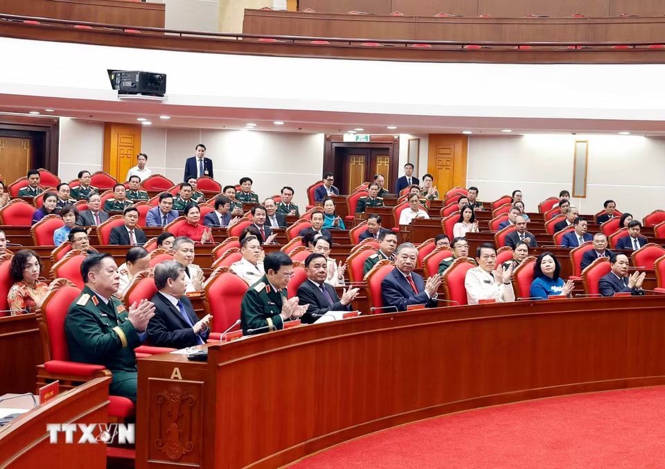 Các đại biểu tham dự Hội nghị công bố Quyết định của Bộ Chính trị về công tác cán bộ. (Ảnh: Thống Nhất/TTXVN)