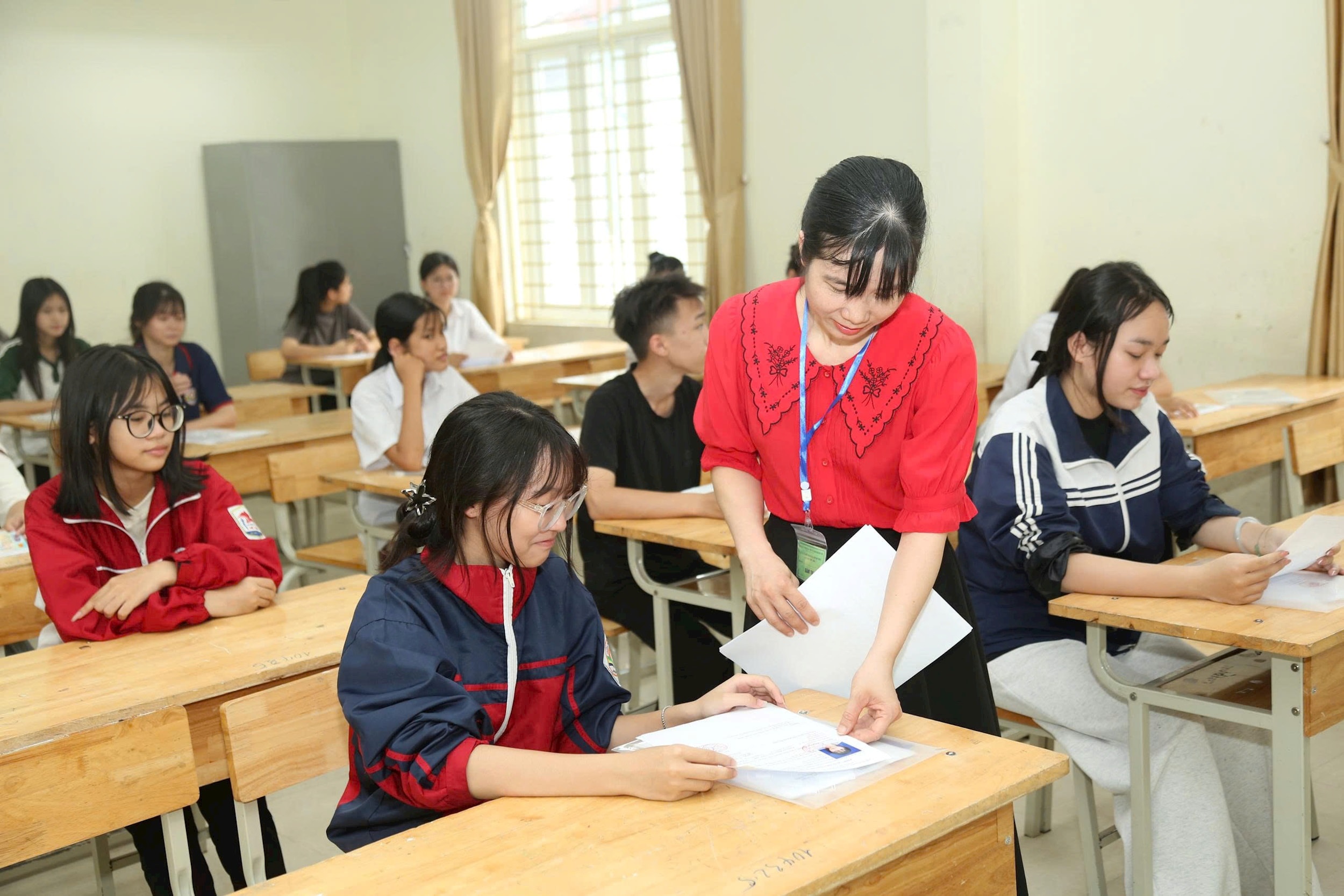 ky-thi-lop-10-anh-pham-hung.jpg