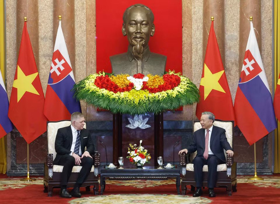 Tổng Bí thư, Chủ tịch nước Tô Lâm tiếp Thủ tướng Slovakia Robert Fico. (Ảnh: Thống Nhất/TTXVN)